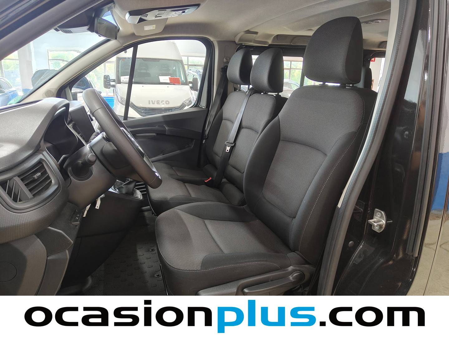 Foto asientos traseros Nissan Primastar Nissan Primastar 2.0 dCi L2H1 Go (150 CV) 9 Plazas