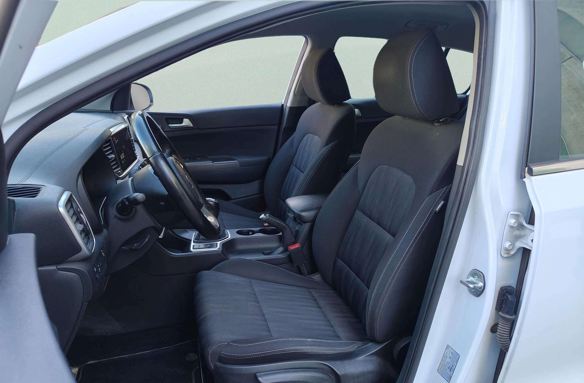 Kia Sportage 1.6 MHEV Business 4x4 - foto 9