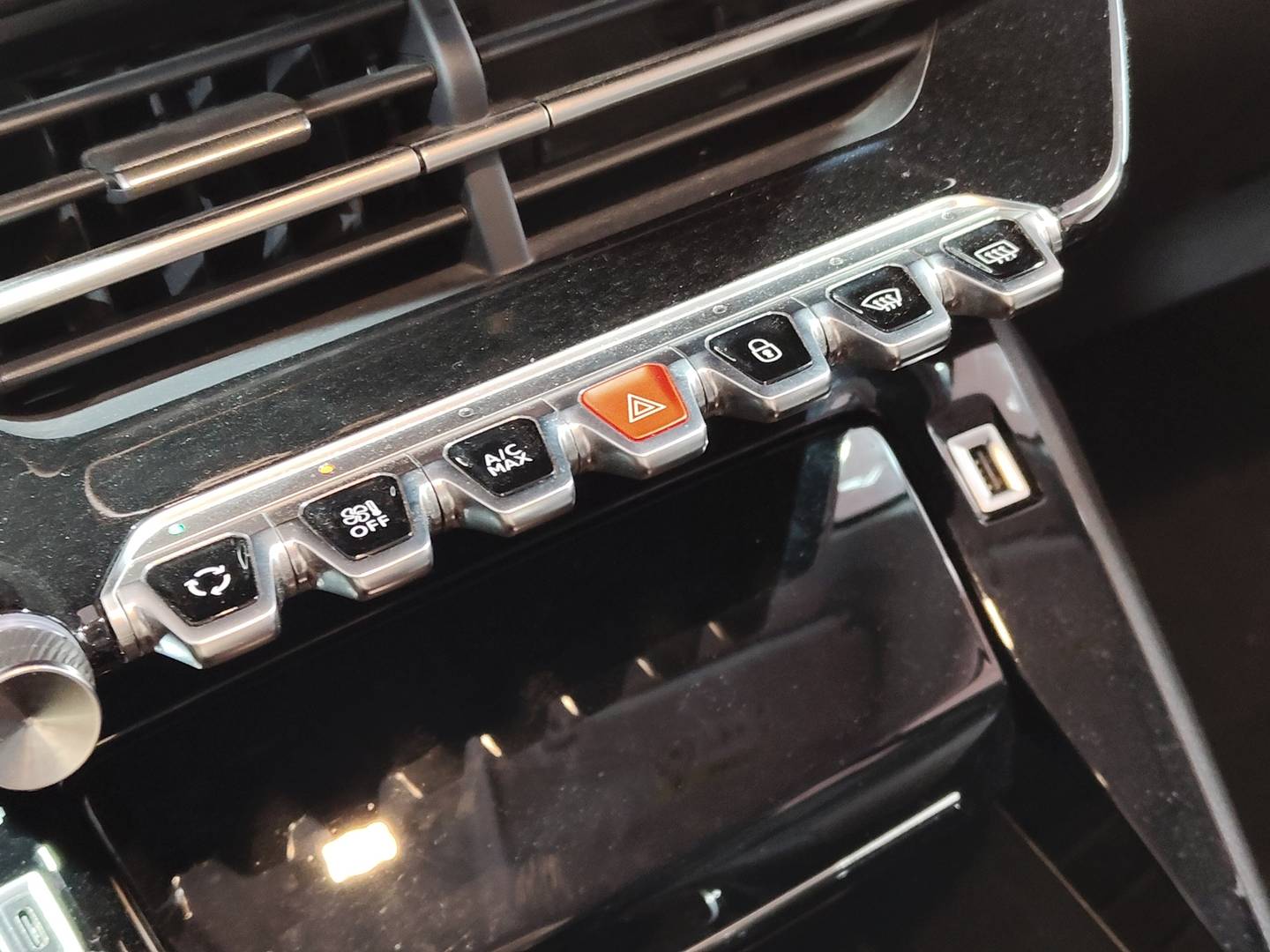 Foto Peugeot 208 Peugeot 208 PureTech 100 Allure (100 CV)