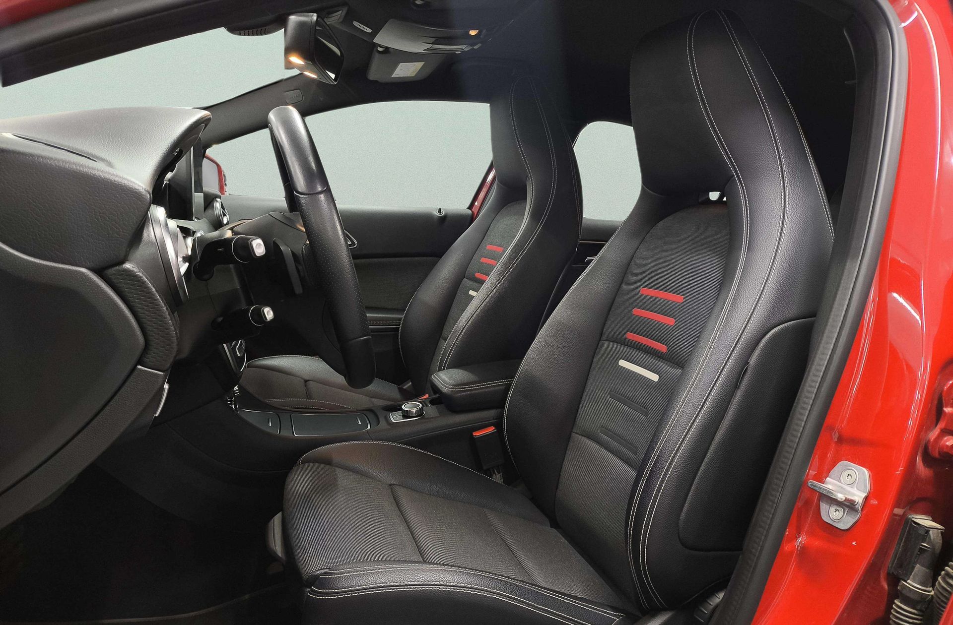 Mercedes-Benz Clase A 200 d Pack AMG - foto 10