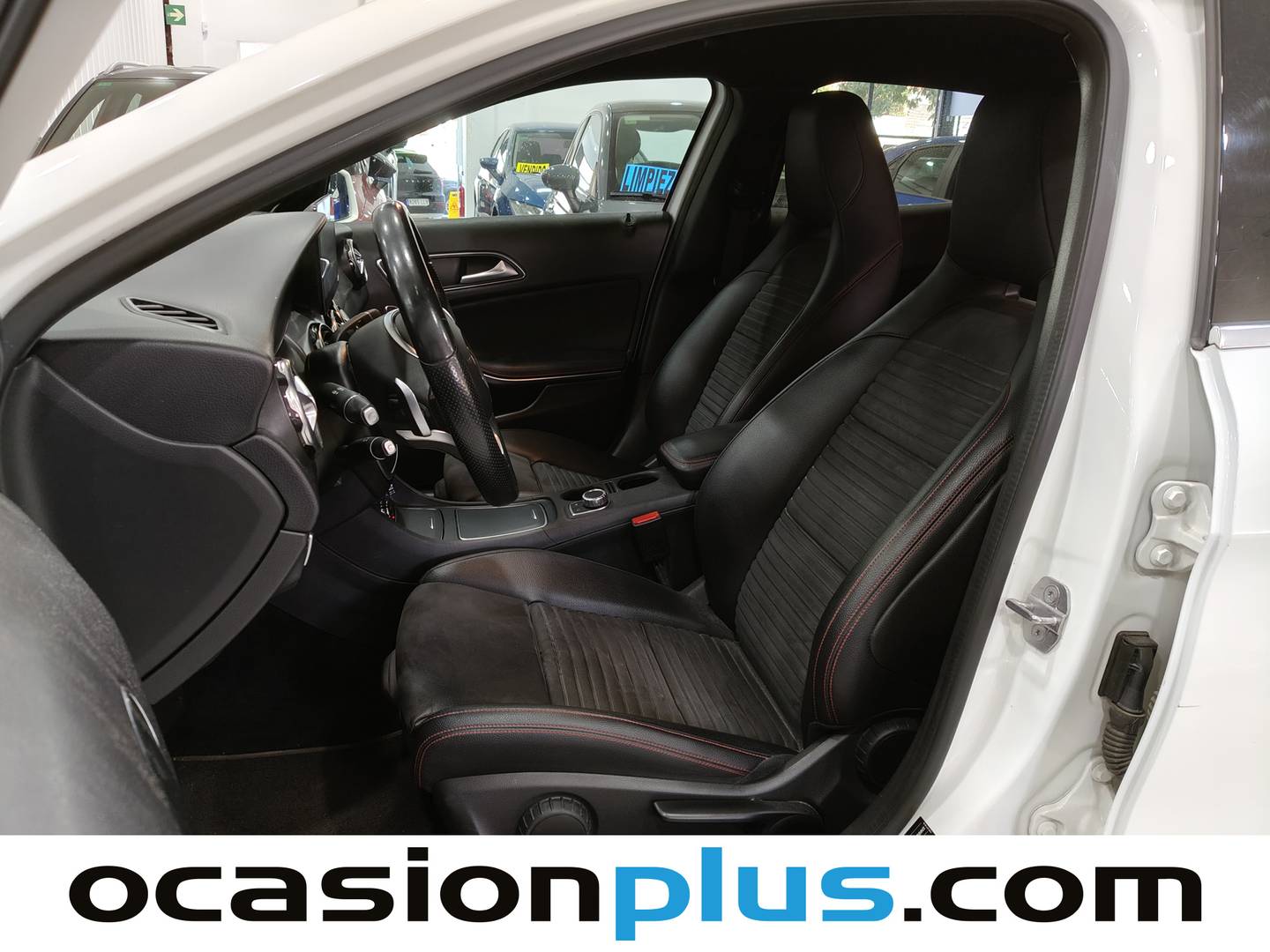 Foto asientos delanteros Mercedes GLA Mercedes GLA 200 d (136 CV) Pack AMG