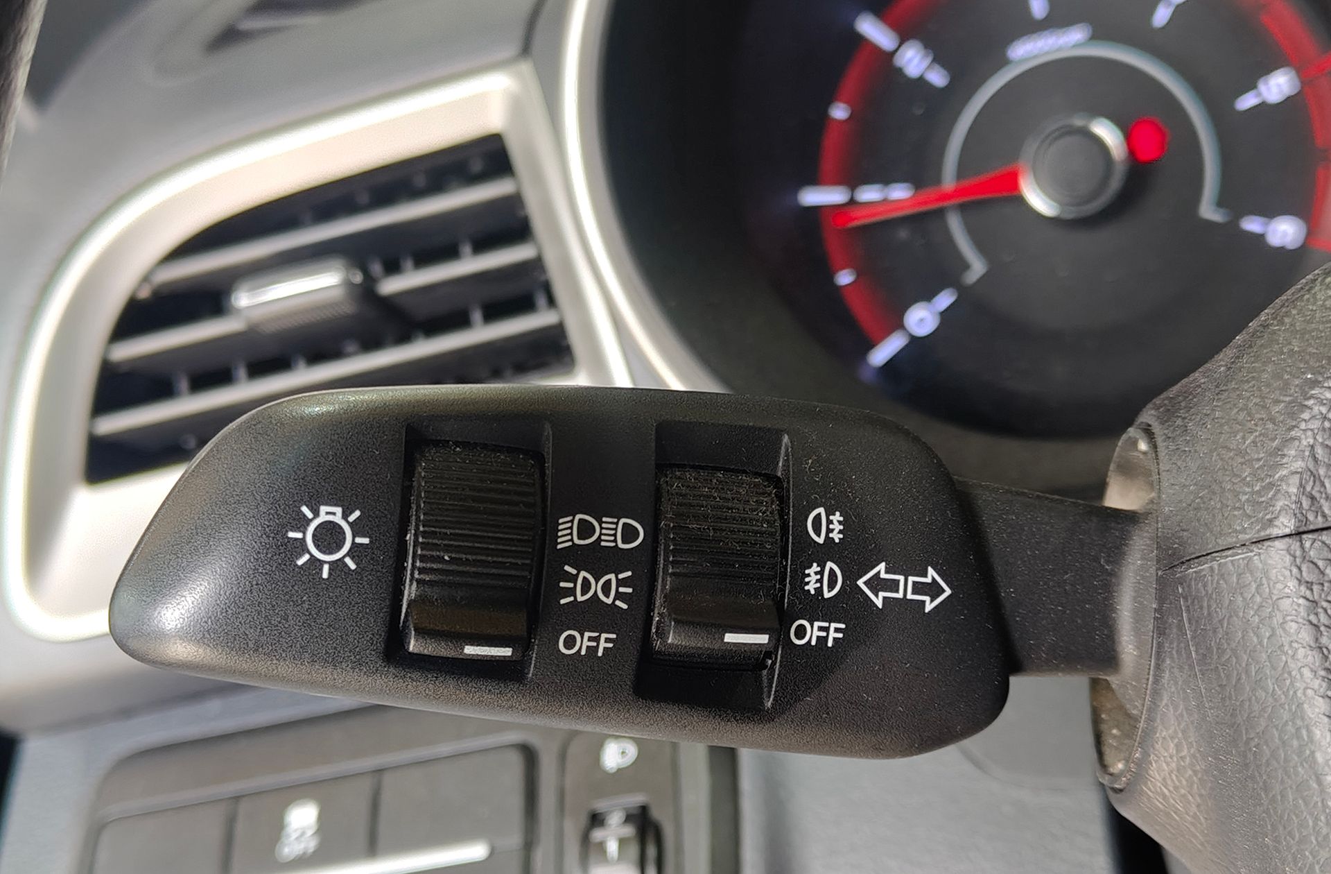 SsangYong Tivoli D16T Premium 4x2 - foto 20