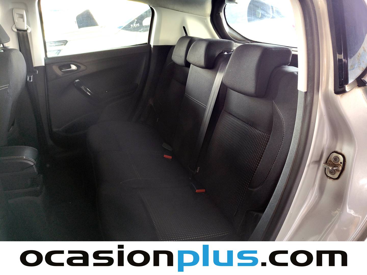 Foto asientos traseros Peugeot 208 Peugeot 208 1.2 PureTech S&S Allure EAT6 (110 CV)