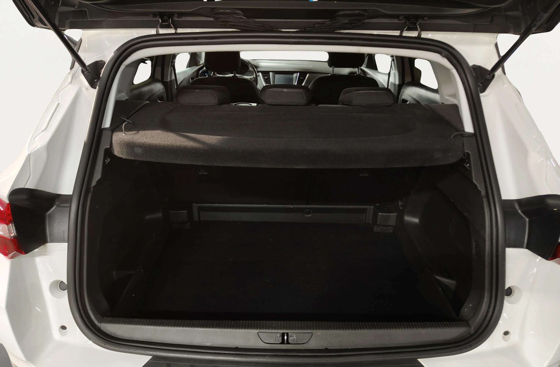Opel Grandland 1.6 CDTi Business - foto 14