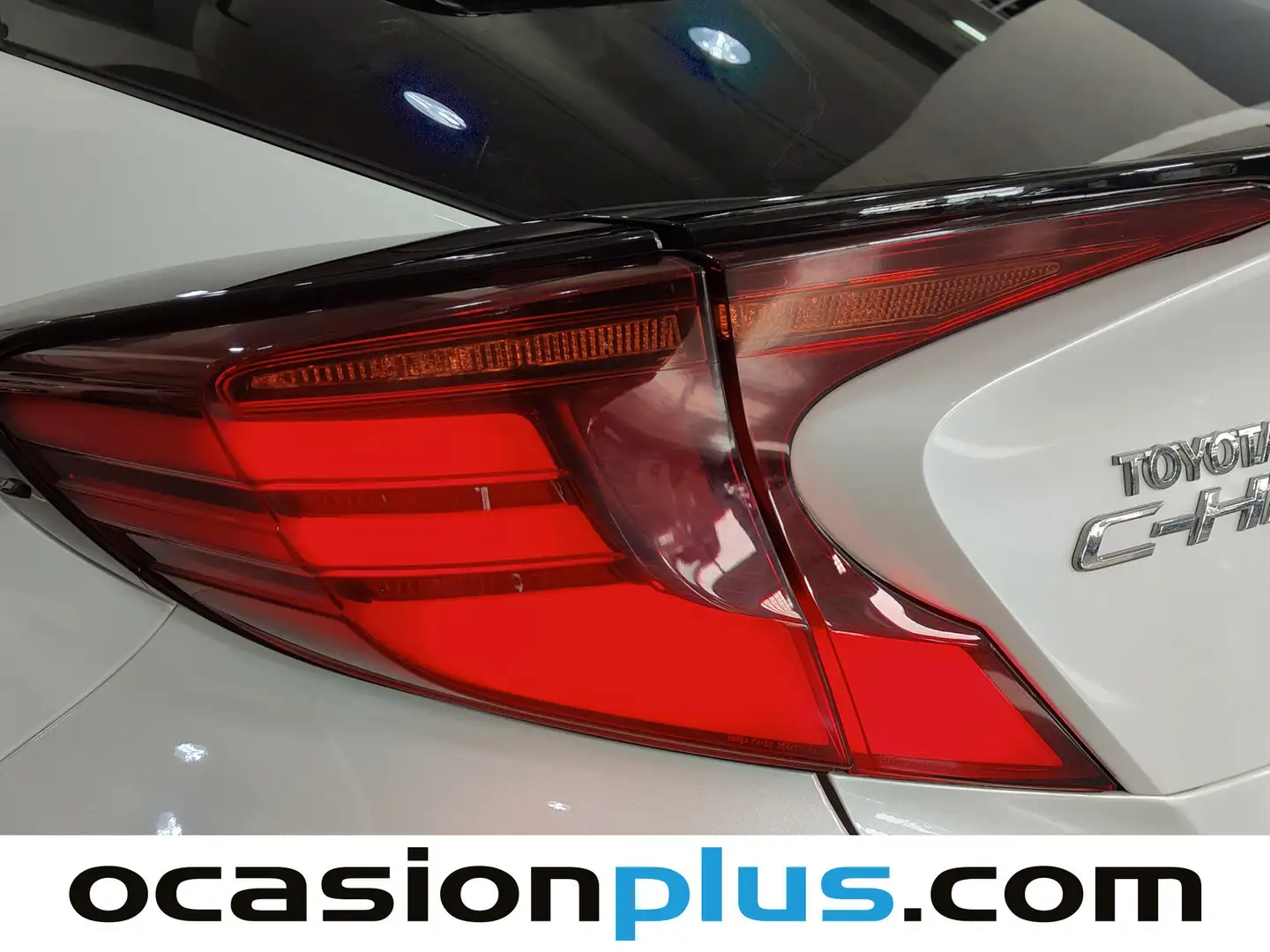 Foto Toyota C-HR Toyota C-HR 1.8 125H Advance (122 CV)