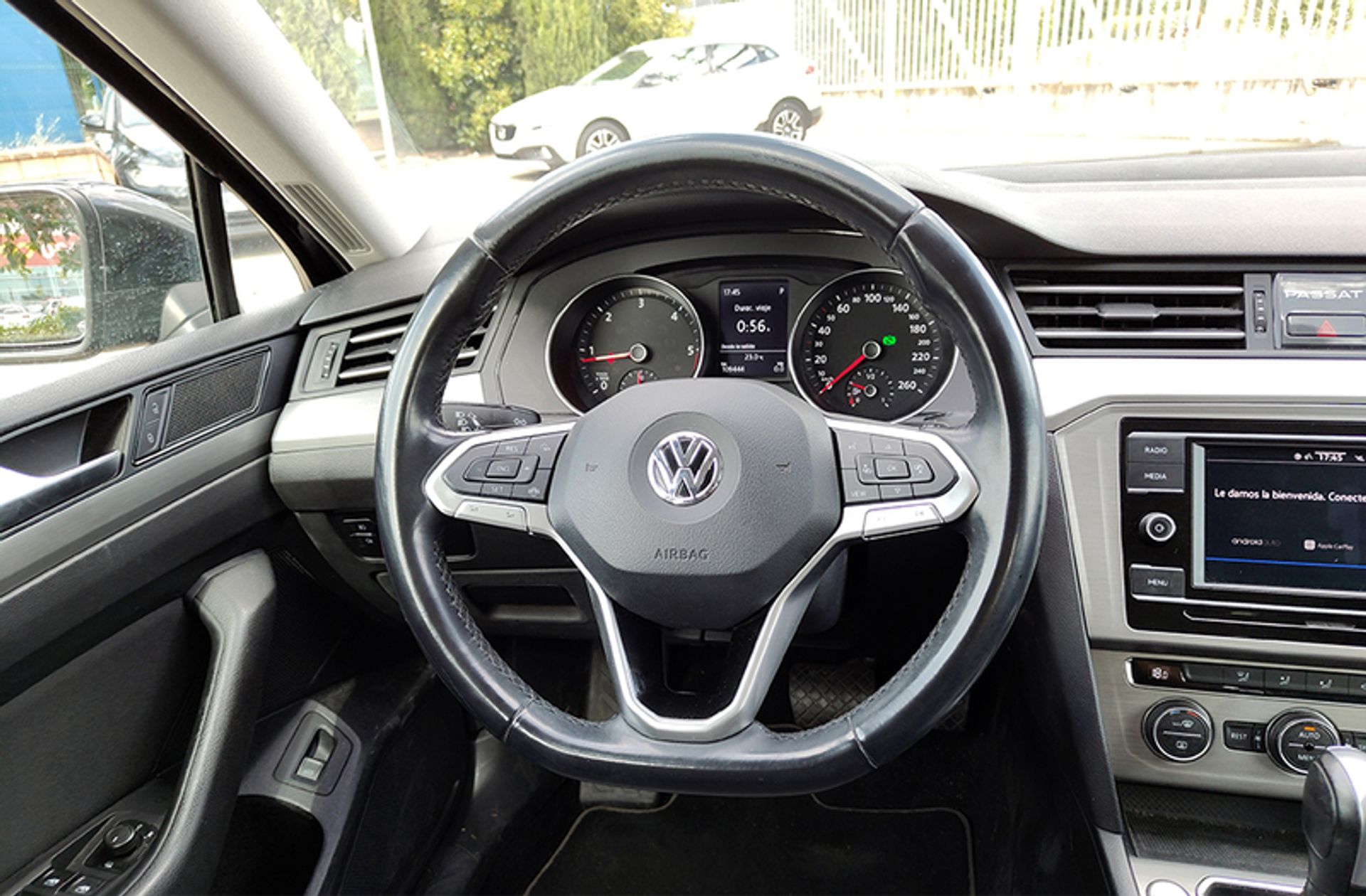 Volkswagen Passat Business 1.6 TDI DSG - foto 24