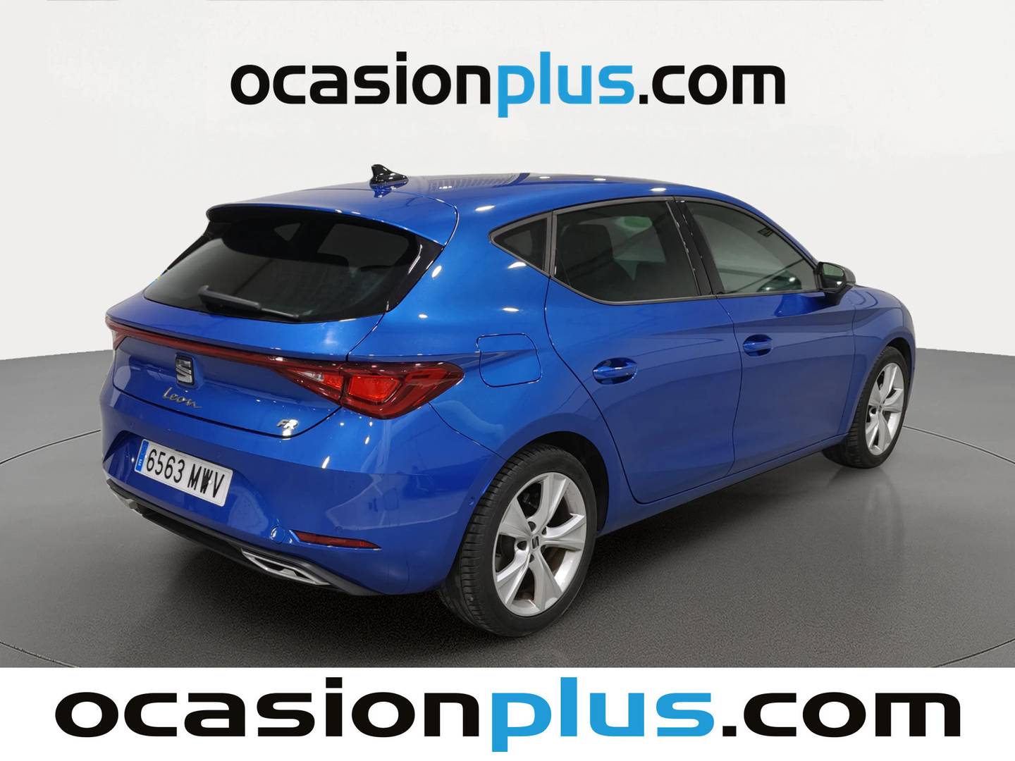 Foto trasera Seat León Seat León 1.0 eTSI S&S FR XL DSG (110 CV) derecha