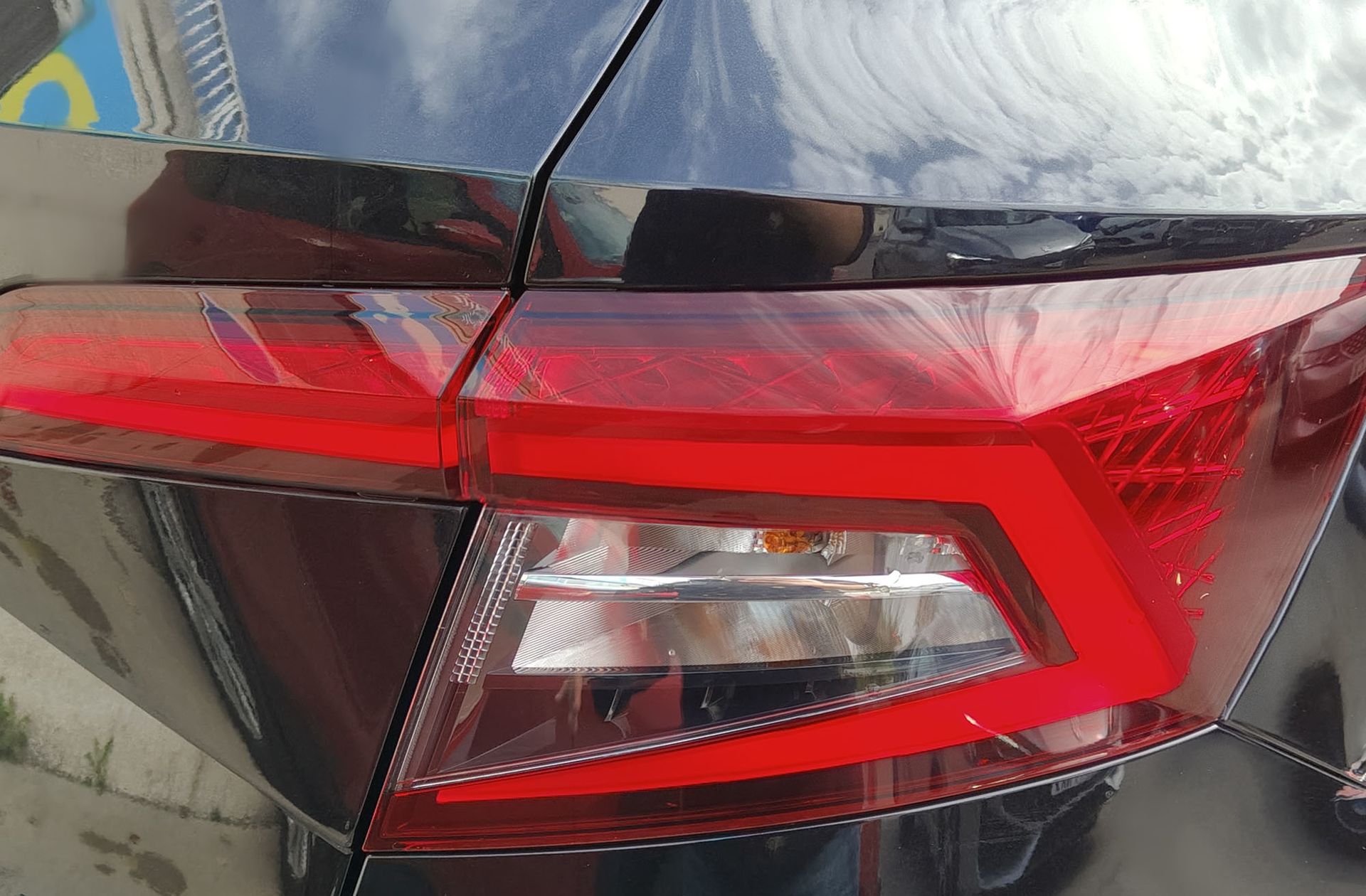 Škoda Karoq 1.6 TDI Ambition - foto 18