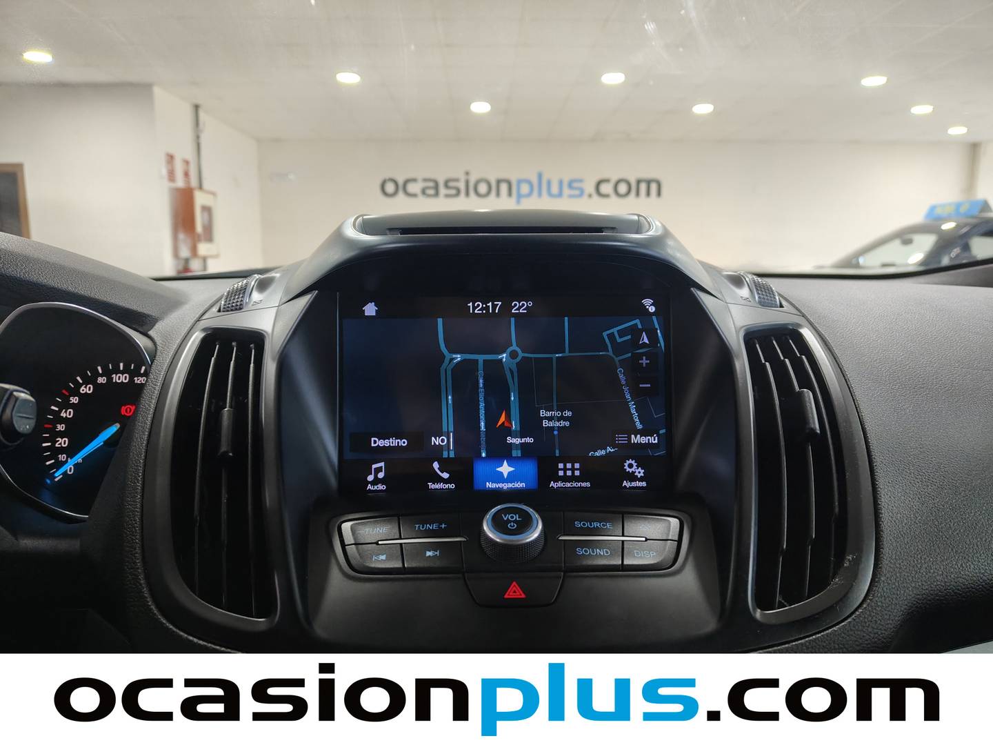 Extras y acabados del Ford Kuga Ford Kuga 2.0 TDCI Business 4x2 S&S (150 CV)
