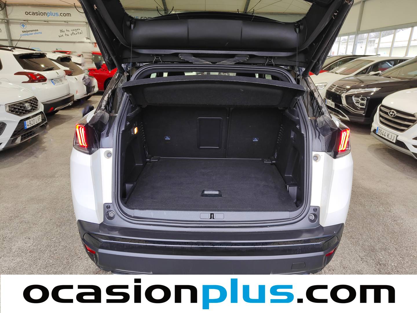 Foto Peugeot 3008 Peugeot 3008 PureTech 130 S&S GT EAT8 (130 CV)