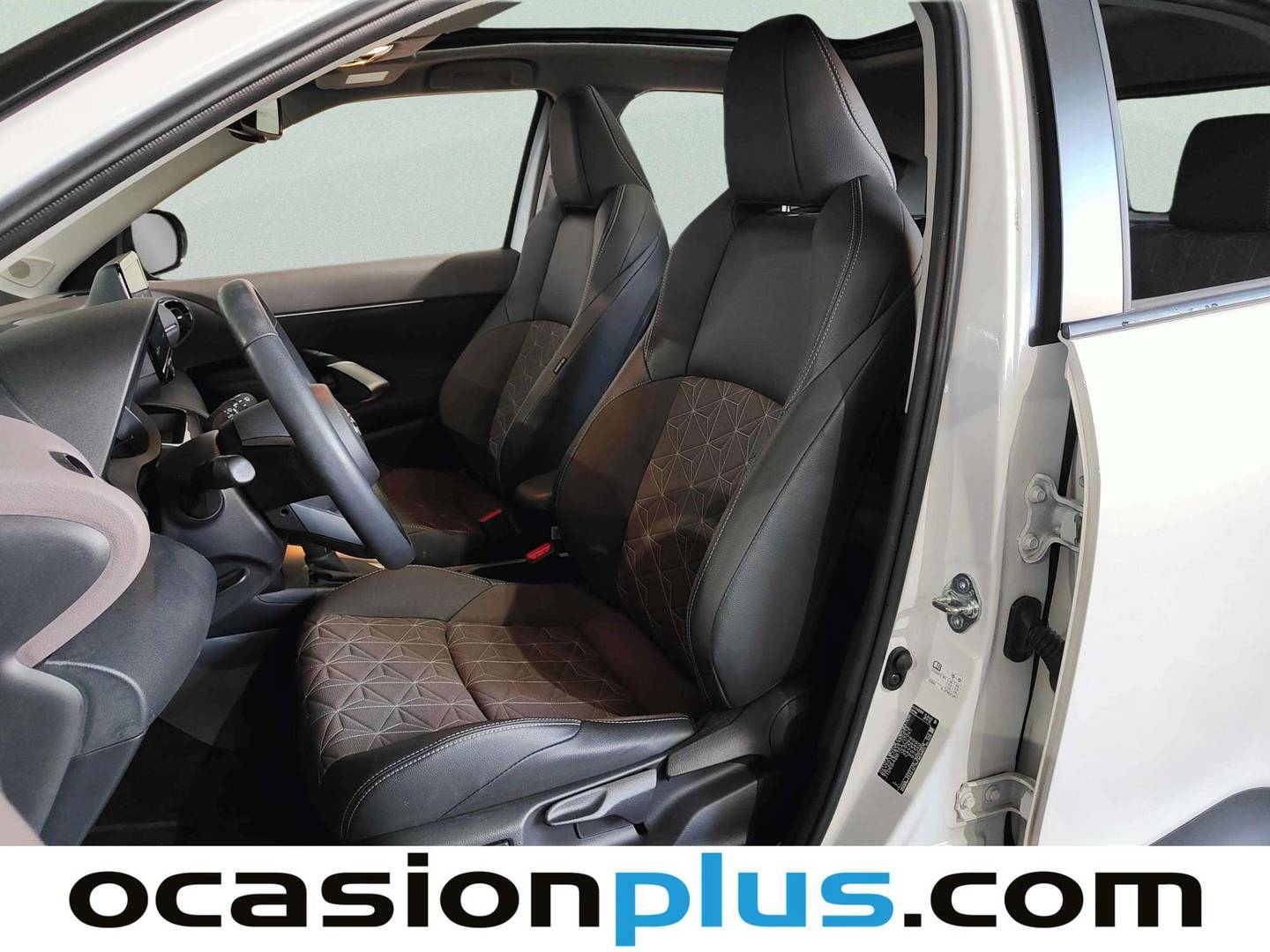 Foto asientos delanteros Toyota Yaris Cross Toyota Yaris Cross 120H Style (116 CV)
