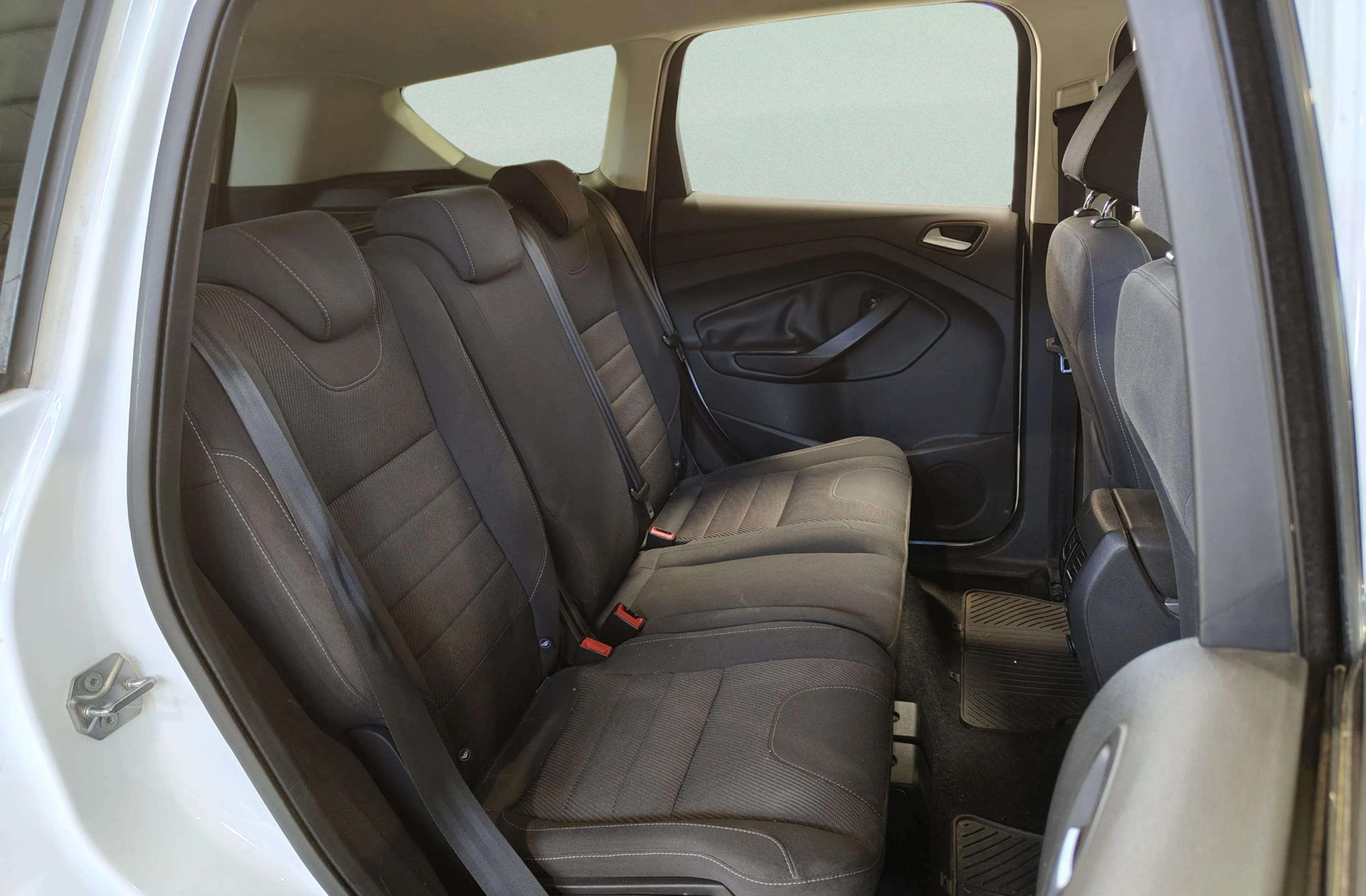 Ford Kuga 2.0 TDCi Trend 4x2 - foto 13