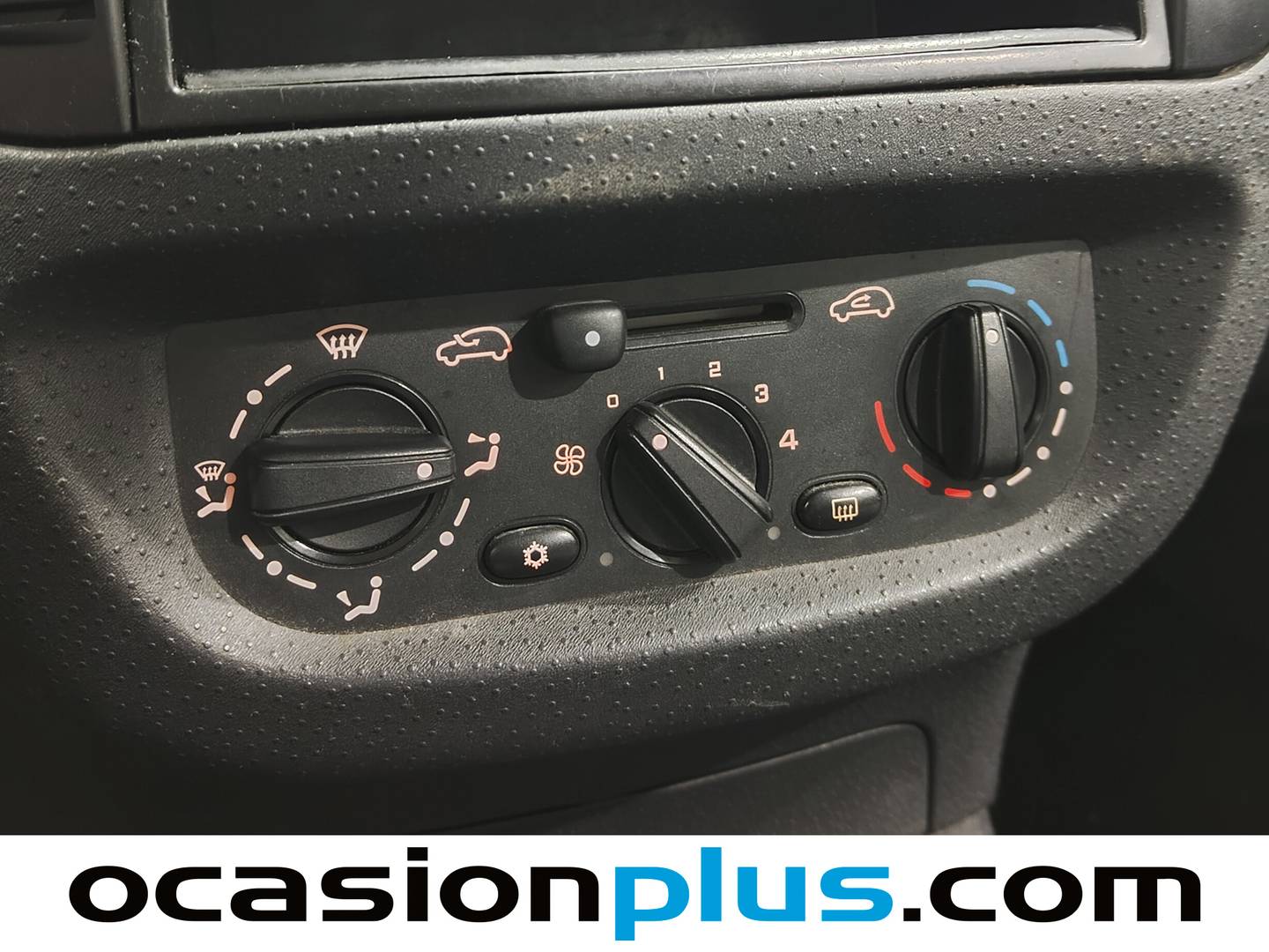 Equipamiento del Citroën C3 Citroën C3 1.4 SX Plus (75 CV)