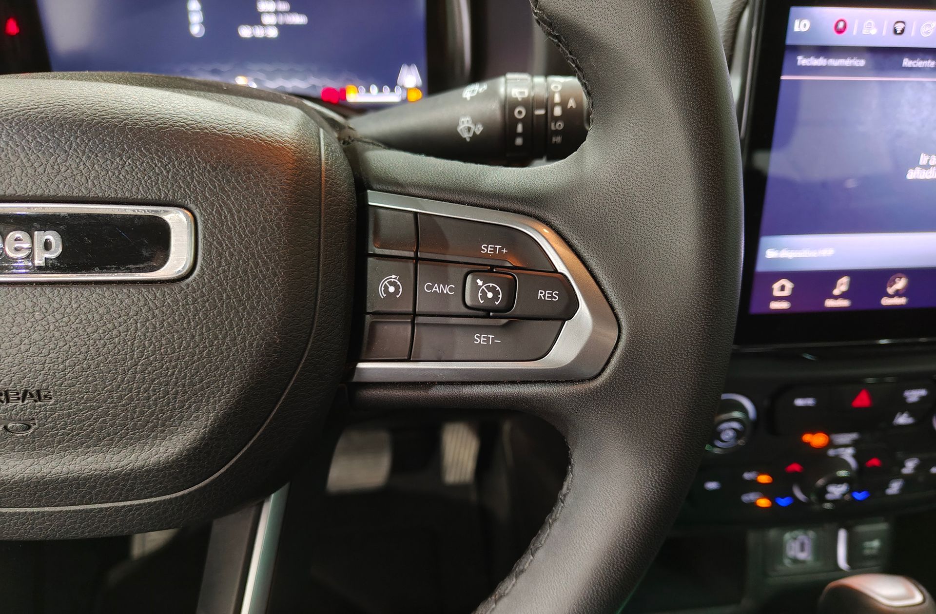 Jeep Renegade eHybrid 1.5 Limited ATX - foto 28
