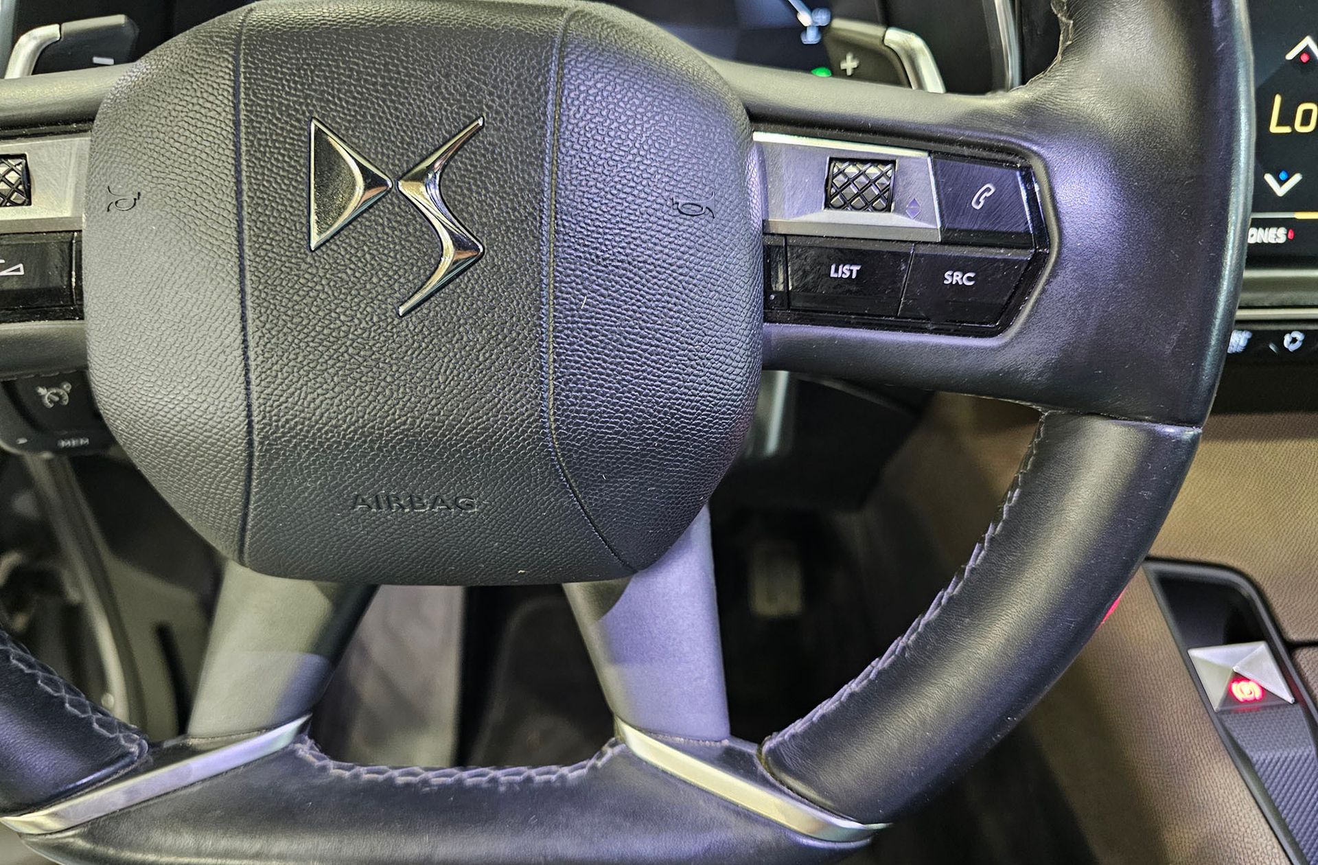 DS 7 Crossback BlueHDi 130 So Chic - foto 30