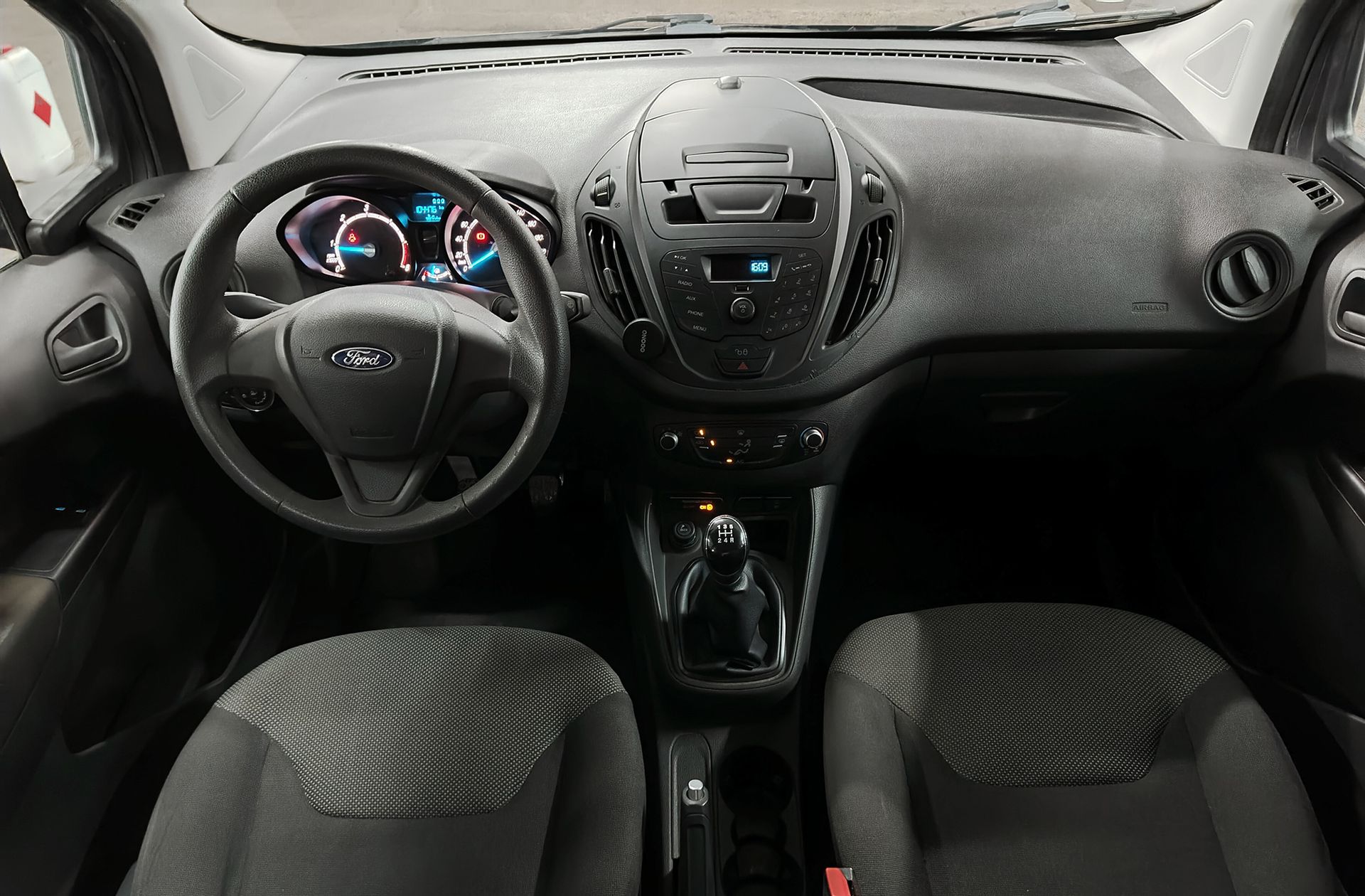 Ford Tourneo Courier 1.5 TDCi Ambiente - foto 6