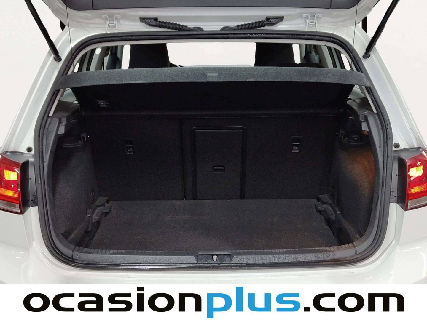 Fotos maletero Volkswagen Golf Volkswagen Golf Advance 1.4 TSI BMT (122 CV)