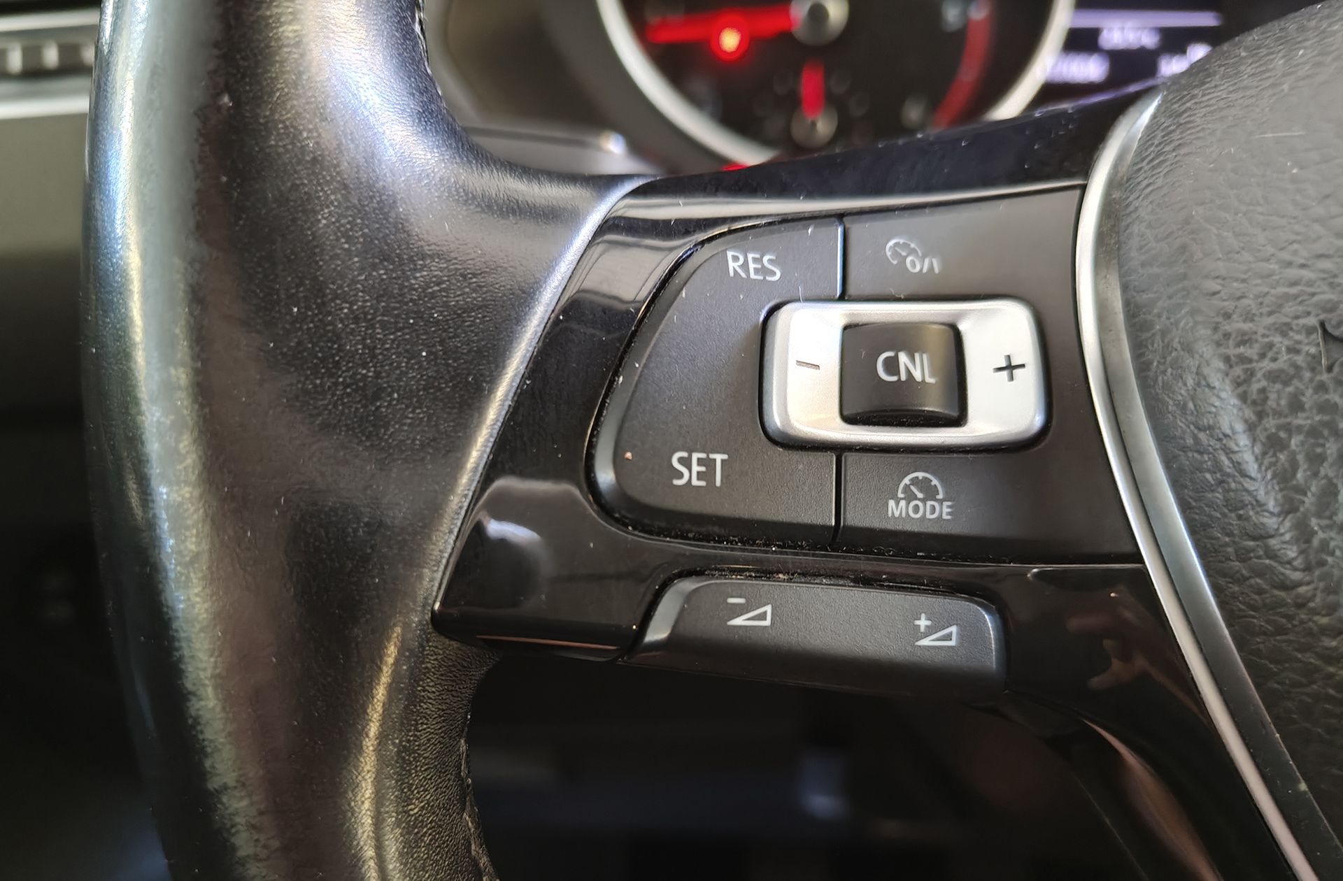Volkswagen Tiguan Edition 2.0 TDI - foto 28