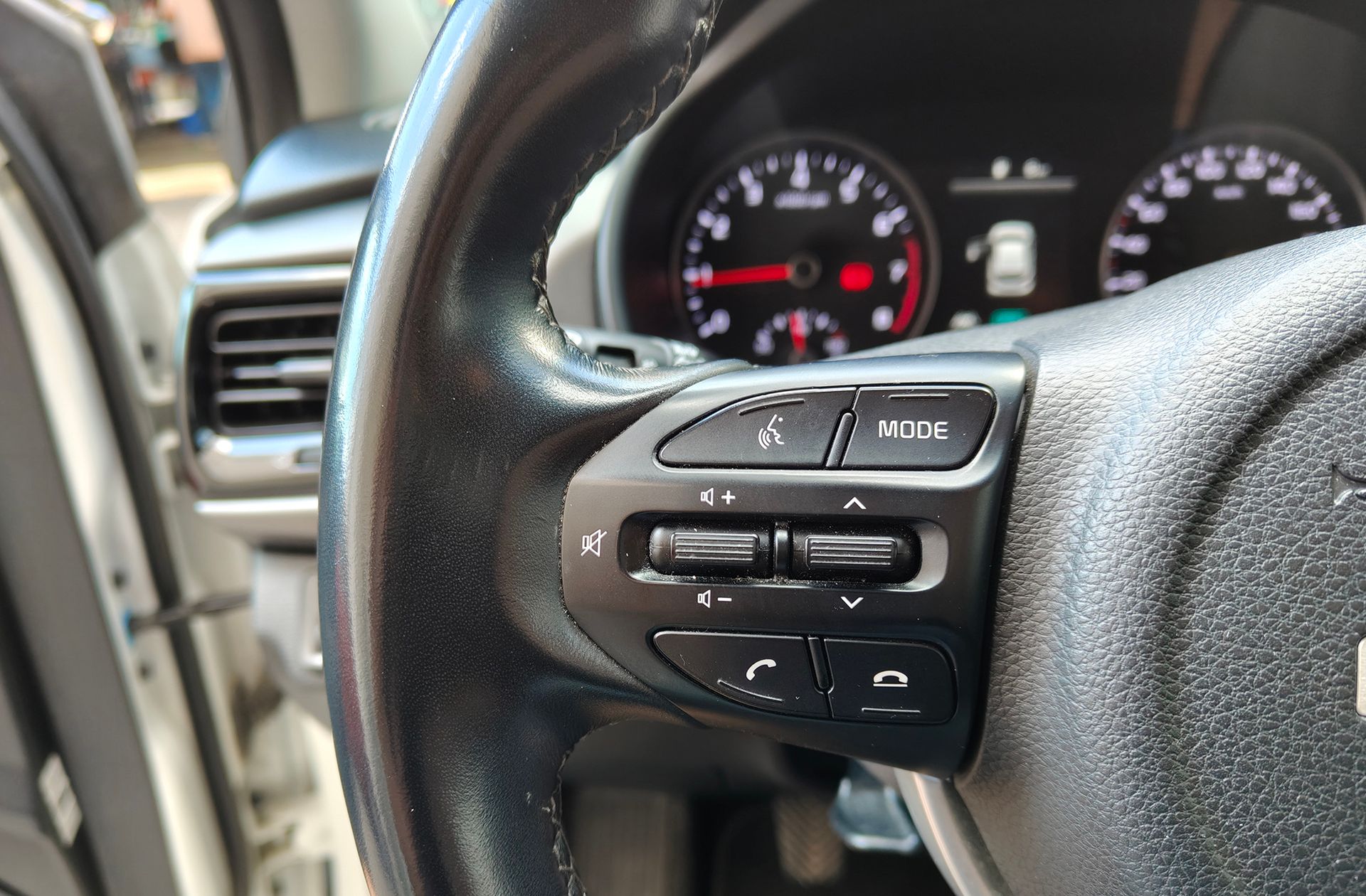 Kia Rio 1.0 T-GDi MHEV iMT Drive - foto 29