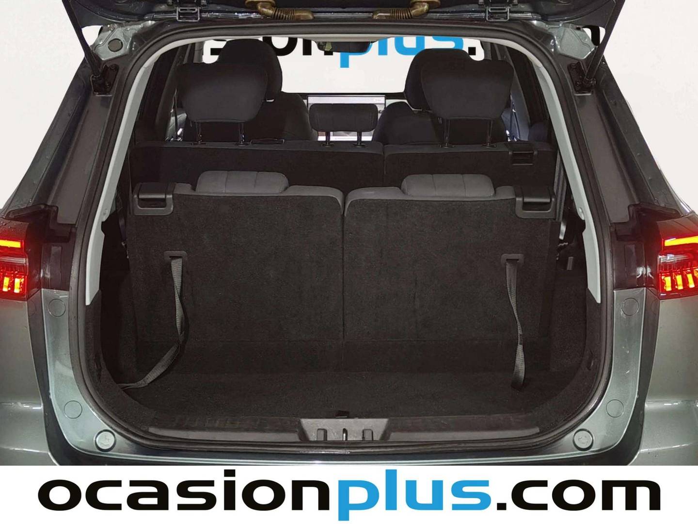 Foto EBRO S800 EBRO S800 1.6 TGDI Premium DCT (147 CV) 7 Plazas siete plazas