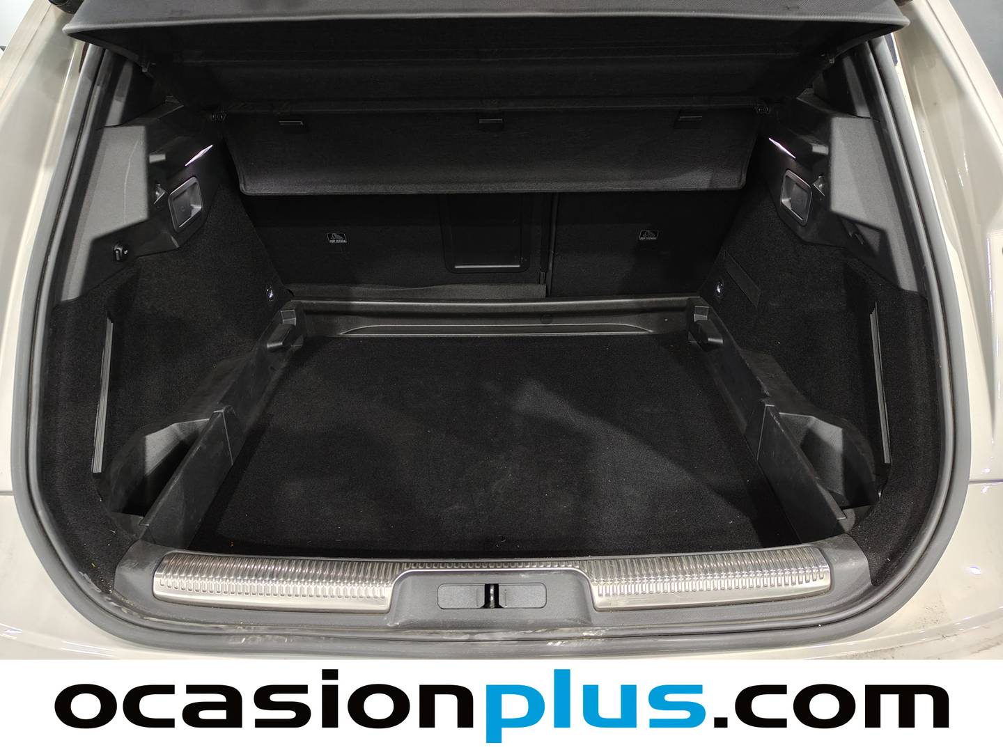 Foto DS DS 7 Crossback DS DS7 Crossback BlueHDi 130 DE Bastille + AT  (130 CV)