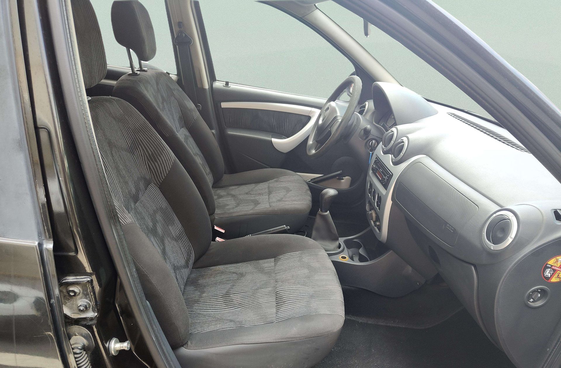 Dacia Sandero Laureate 1.2 - foto 15