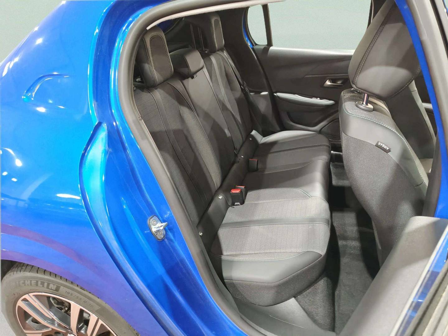 Foto Peugeot 208 Peugeot 208 PureTech 100 Allure  (100 CV)