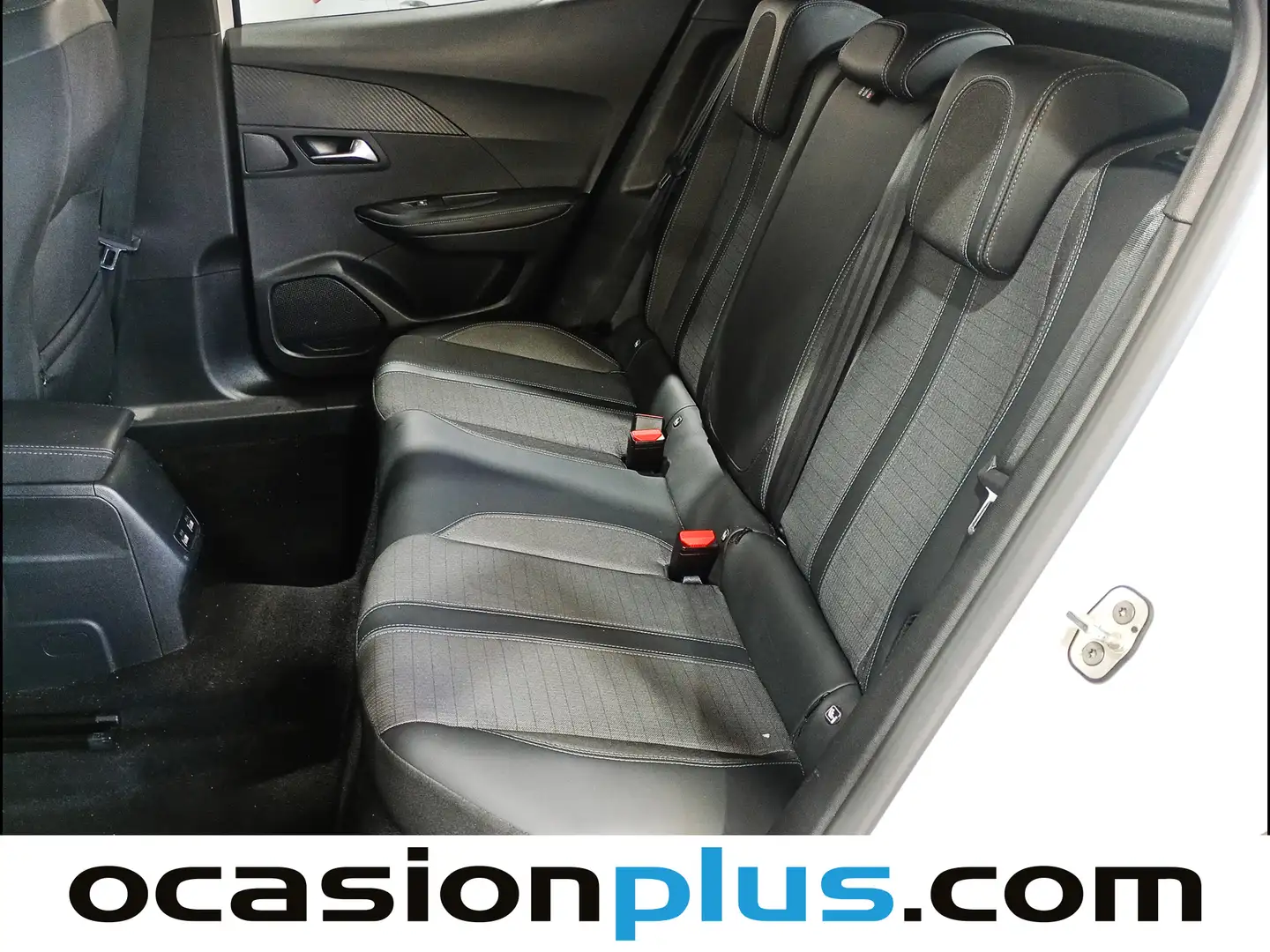 Foto Peugeot 2008 Peugeot 2008 PureTech 100 S&S Allure (100 CV)