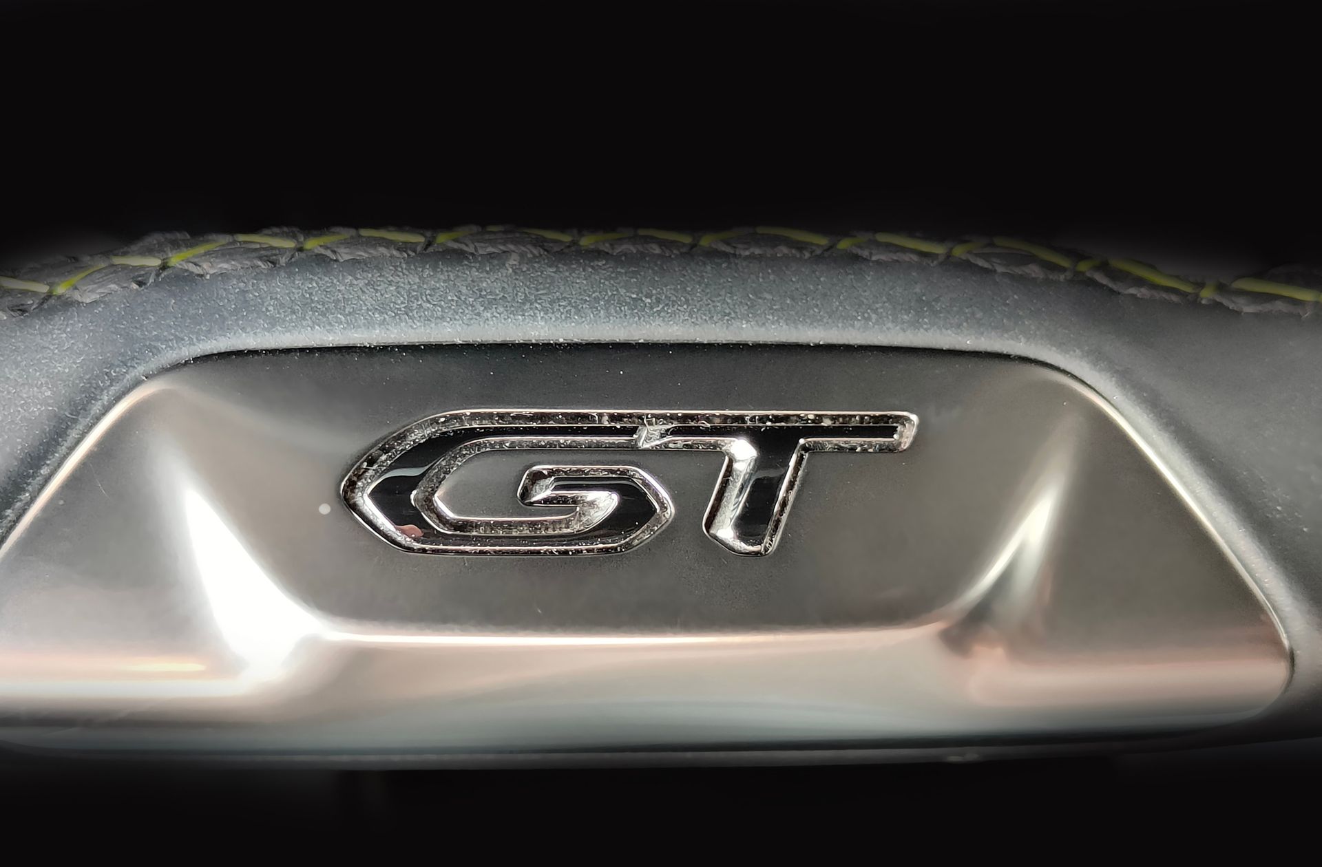 Peugeot 208 PureTech 130 GT Line EAT8 - foto 33