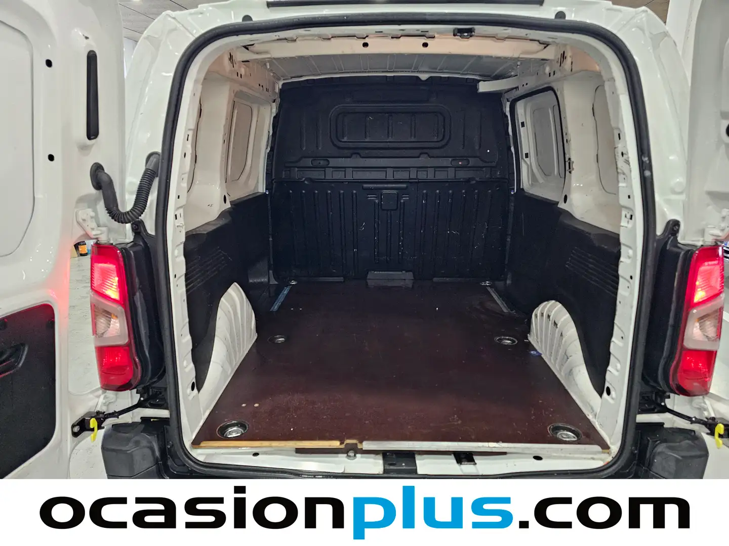 Foto Peugeot Partner Peugeot Partner Furgon BlueHDi 100 S&S Premium Standard 600kg  (98 CV)