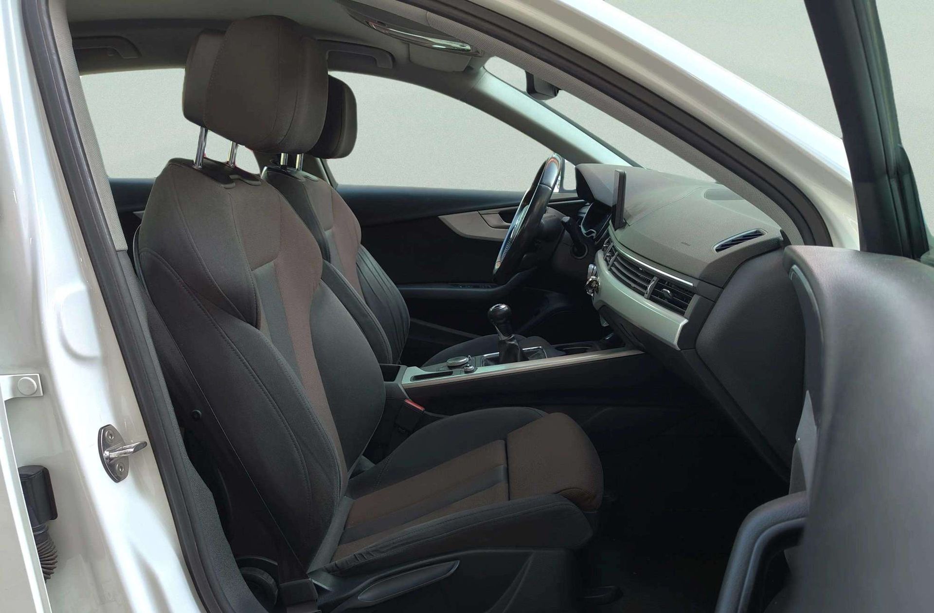 Audi A4 S line edition 2.0 TDI - foto 20