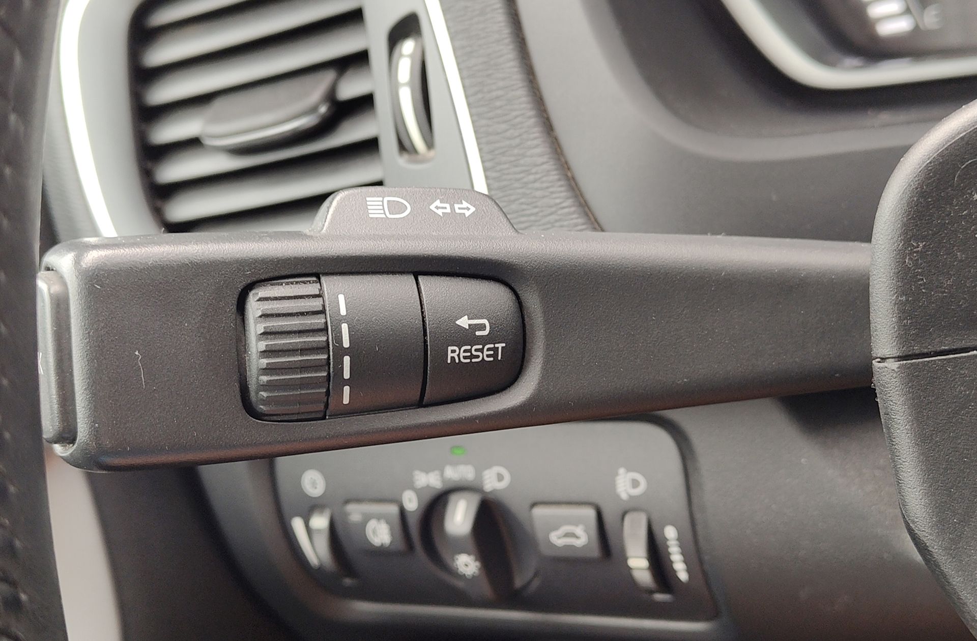 Volvo V40 D2 Kinetic - foto 22