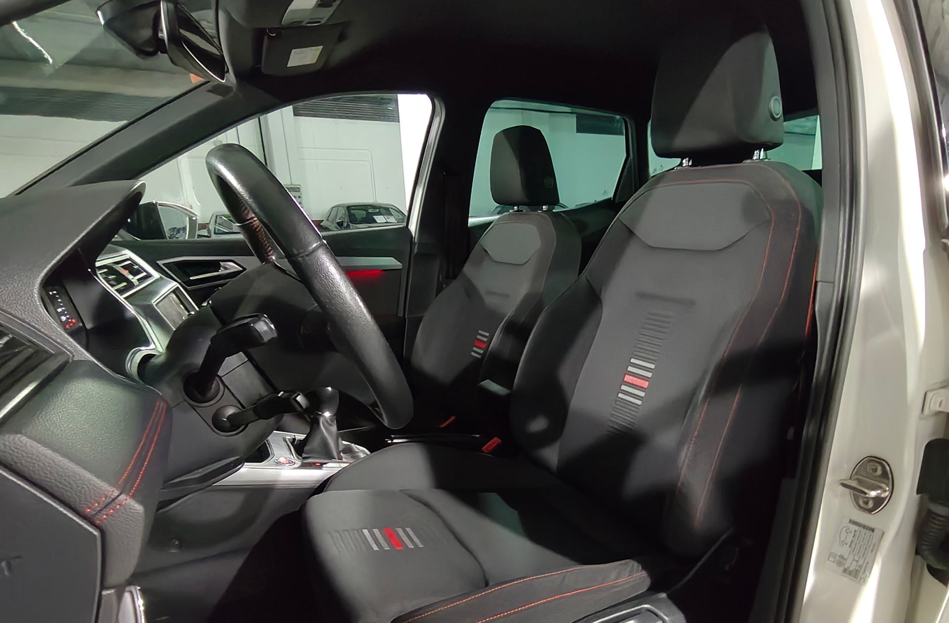 SEAT Arona 1.0 TSI Ecomotive FR Edition - foto 11