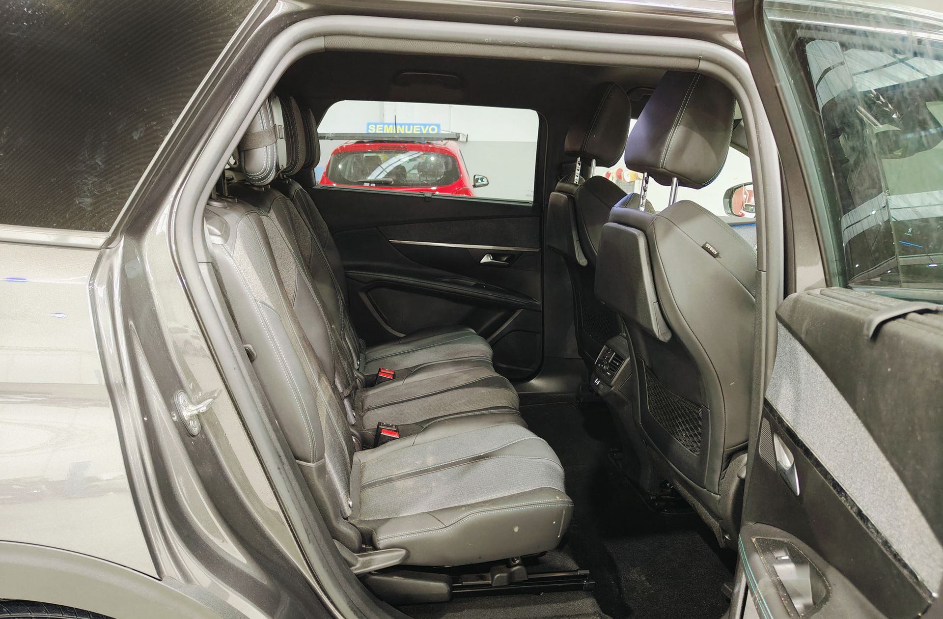 Peugeot 5008 PureTech 130 Allure Pack EAT8 7 plazas - foto 22
