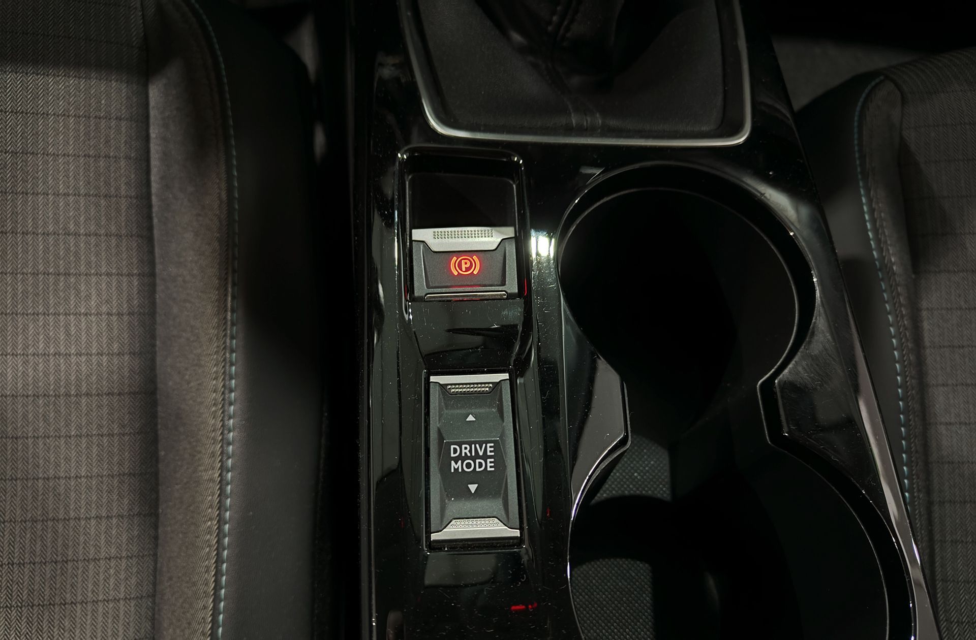 Peugeot 208 PureTech 100 Allure - foto 31
