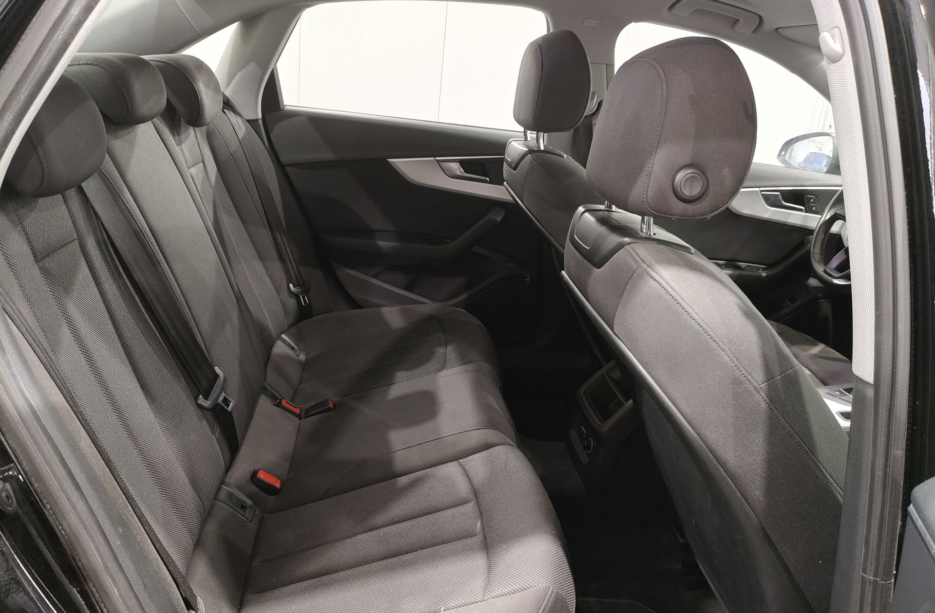 Audi A4 2.0 TDI S tronic - foto 14