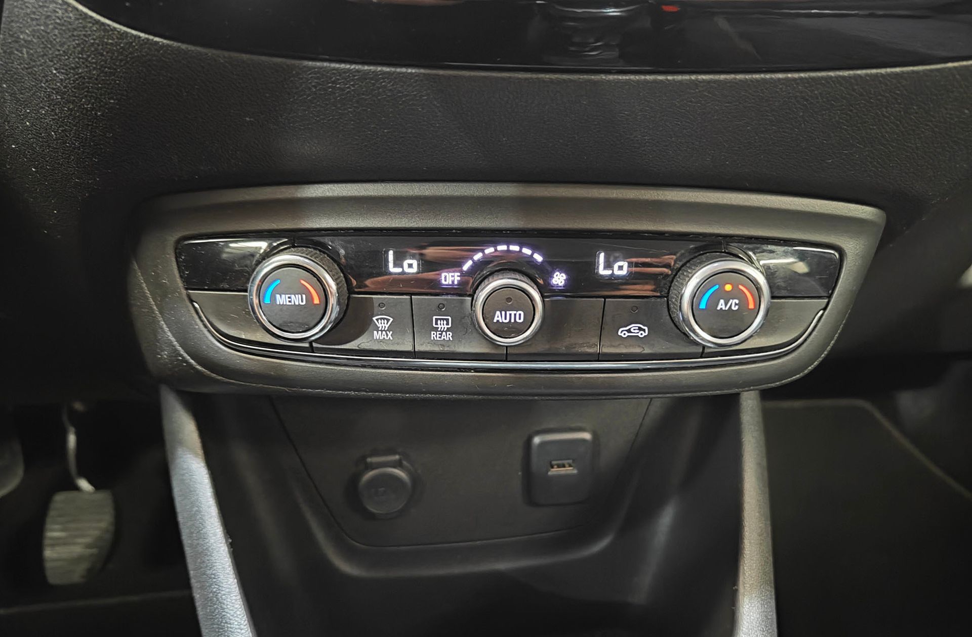 Opel Crossland 1.5 D Design Line 120 Aniversario - foto 29