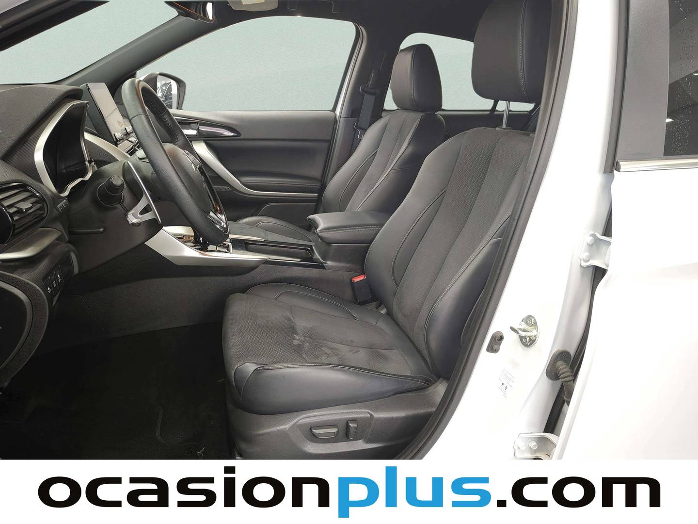 Foto asientos delanteros Mitsubishi Eclipse Cross Mitsubishi Eclipse Cross 2.4 PHEV Kaiteki 4WD Auto (188 CV)