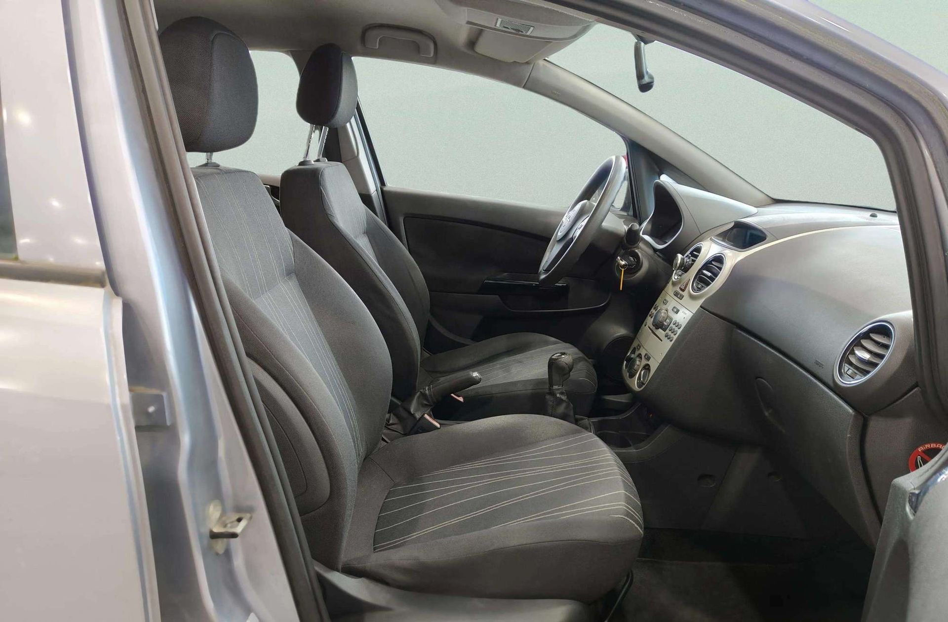 Opel Corsa 1.3 CDTI Essentia - foto 14