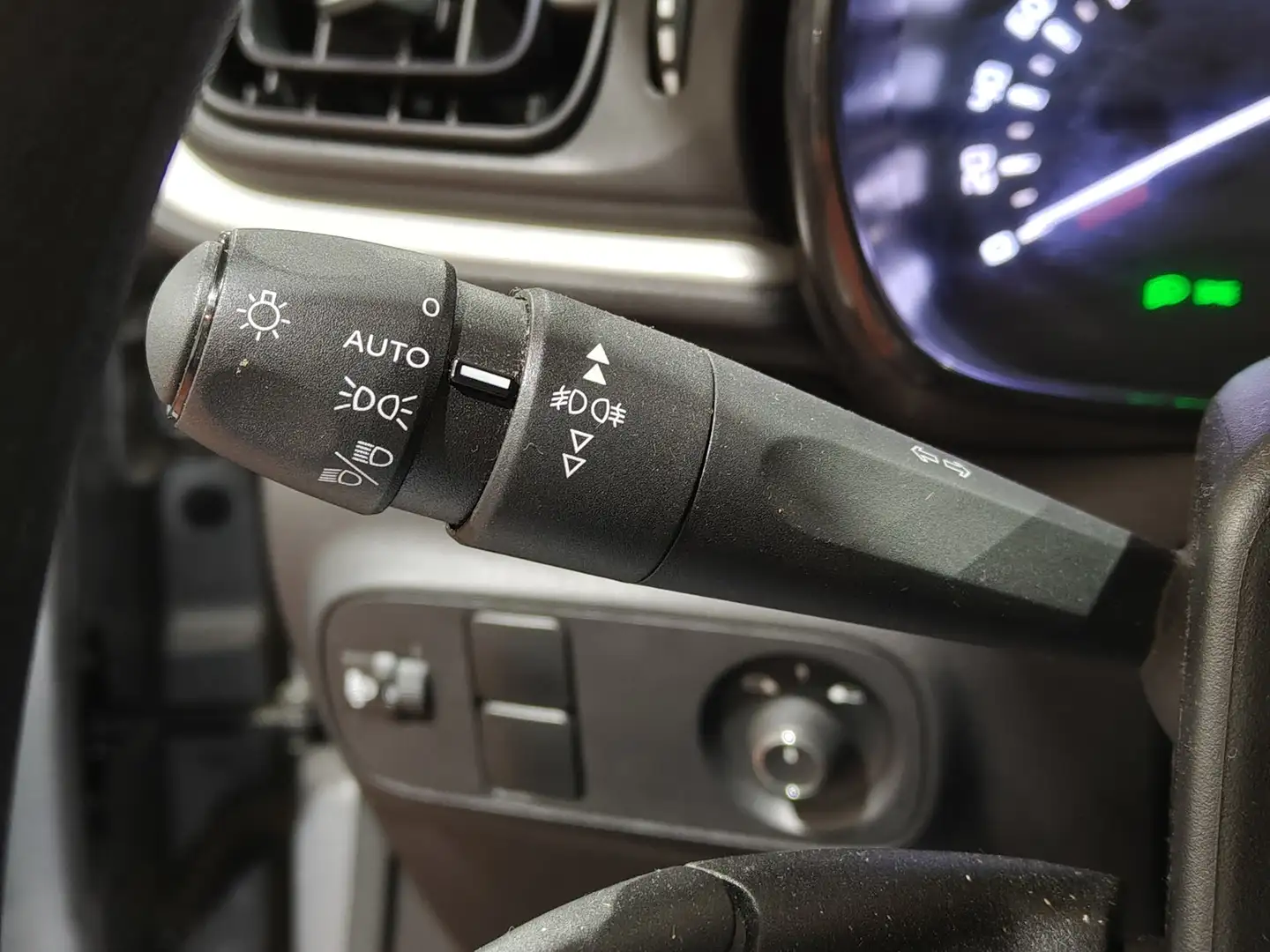 Foto Citroën C3 Citroen C3 BlueHDi 100 Plus (102 CV)