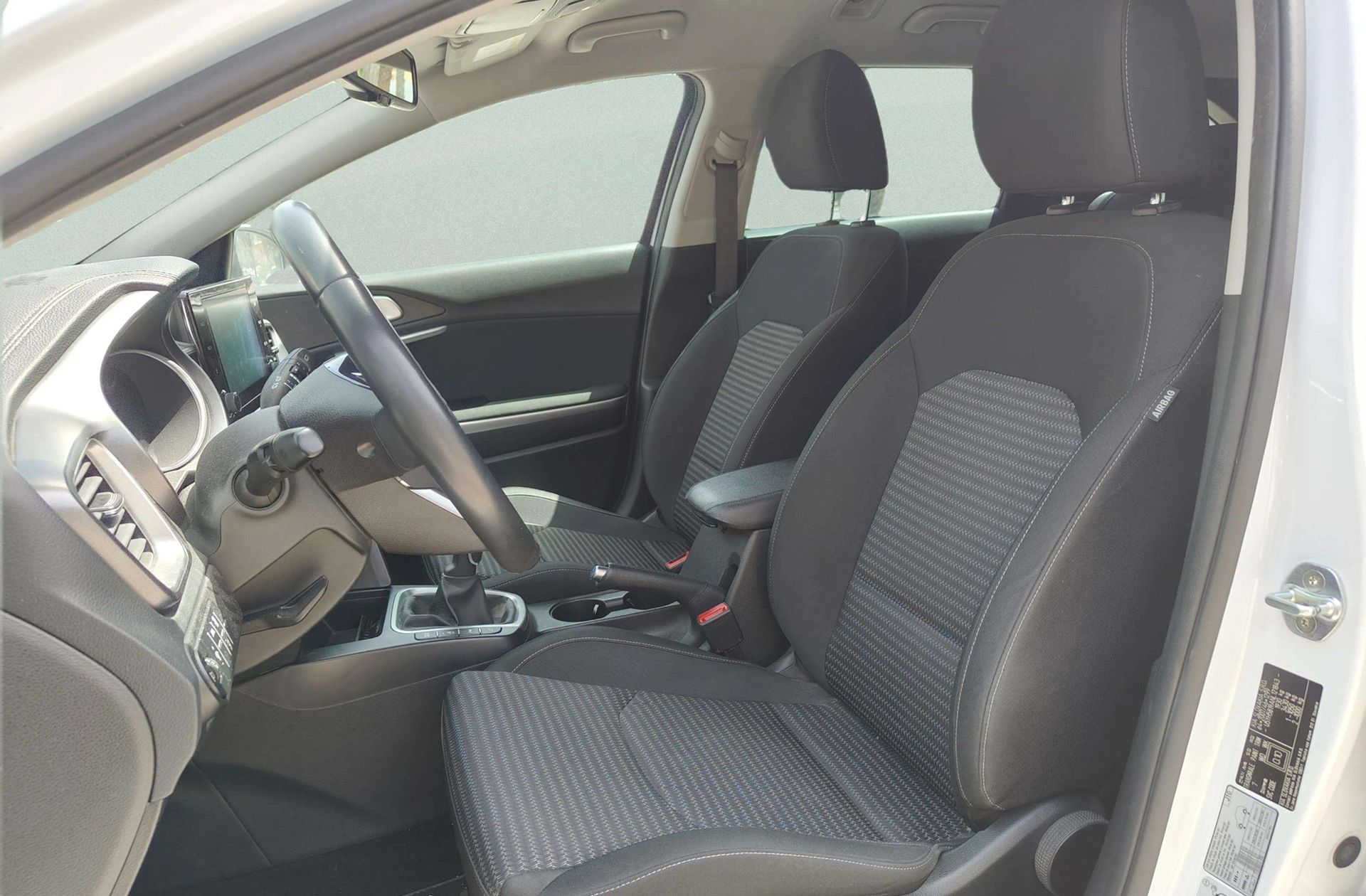 Kia Ceed 1.6 MHEV iMT Drive - foto 11