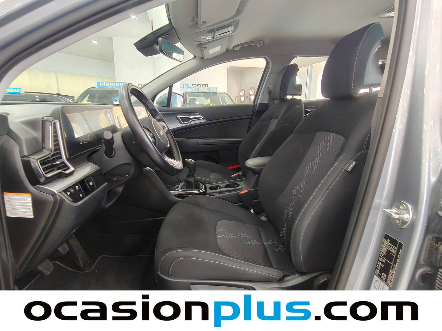 Foto asientos delanteros KIA Sportage KIA Sportage 1.6 T-GDi MHEV Drive 4x2 (150 CV)