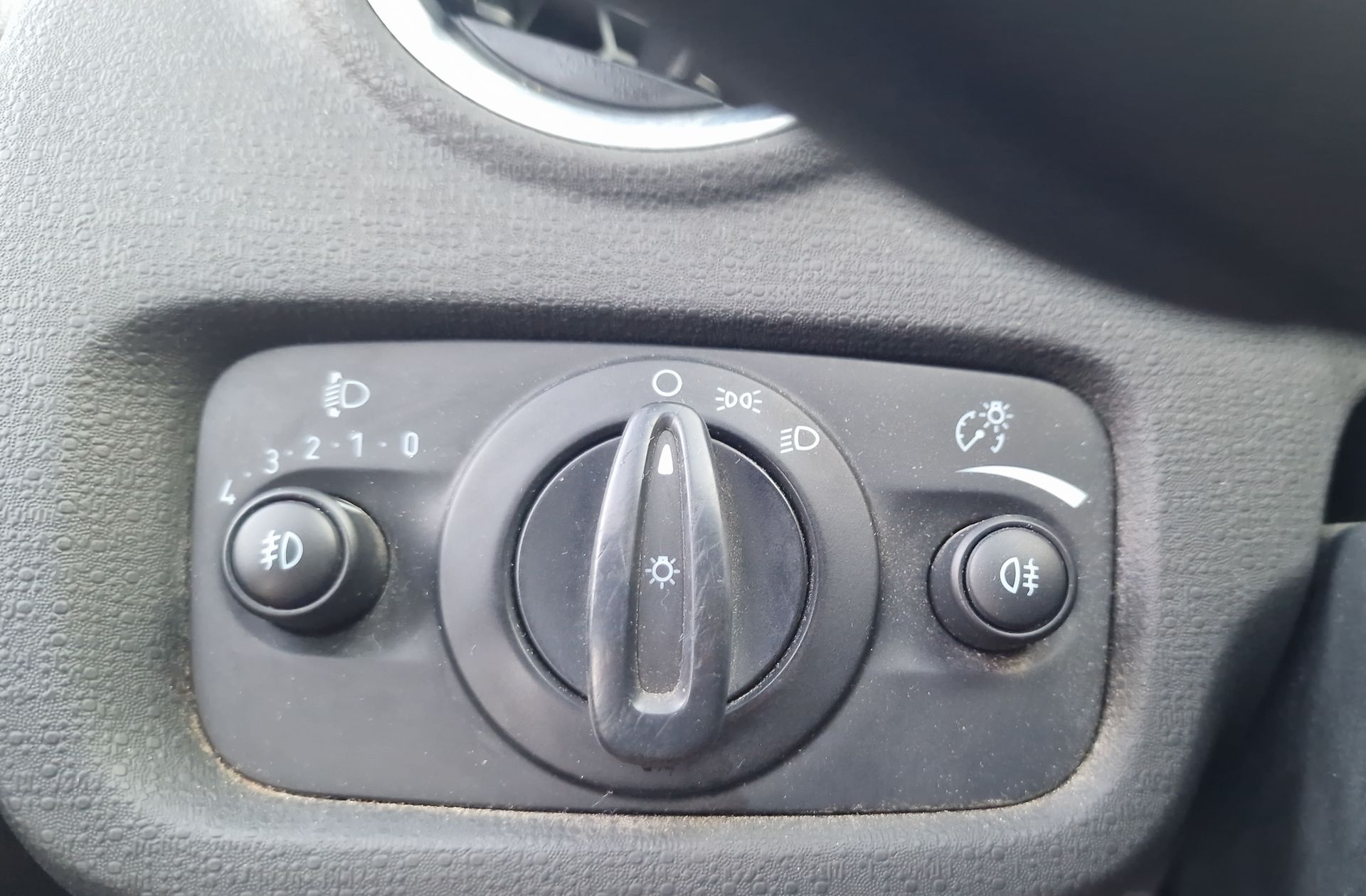 Ford Fiesta 1.6 TDCi Trend - foto 25