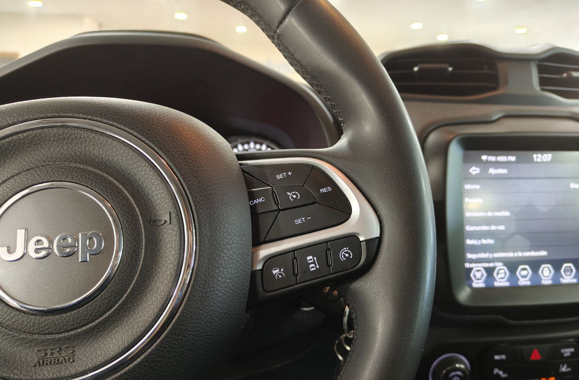 Jeep Renegade eHybrid 1.5 Limited ATX - foto 23
