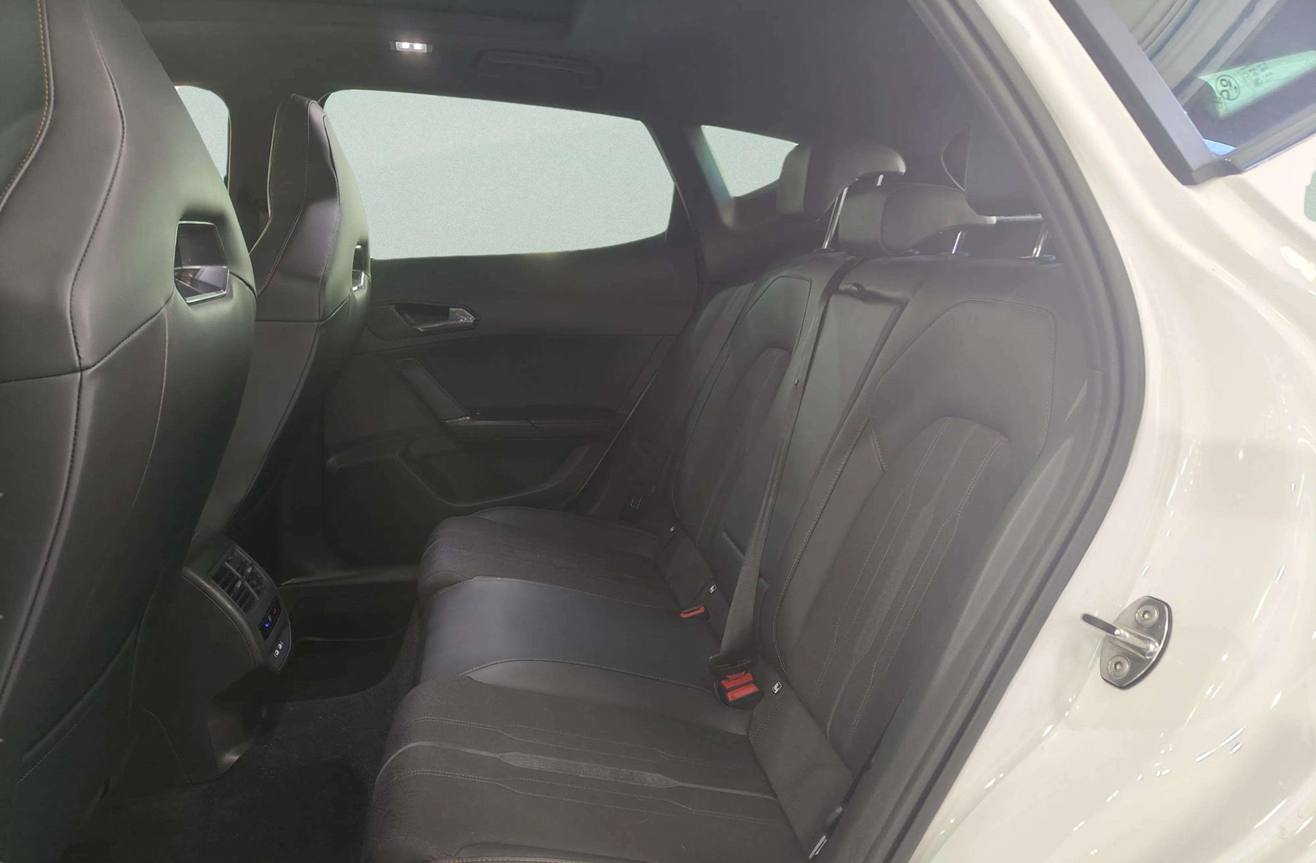 Cupra Formentor 2.0 TSI VZ DSG - foto 11