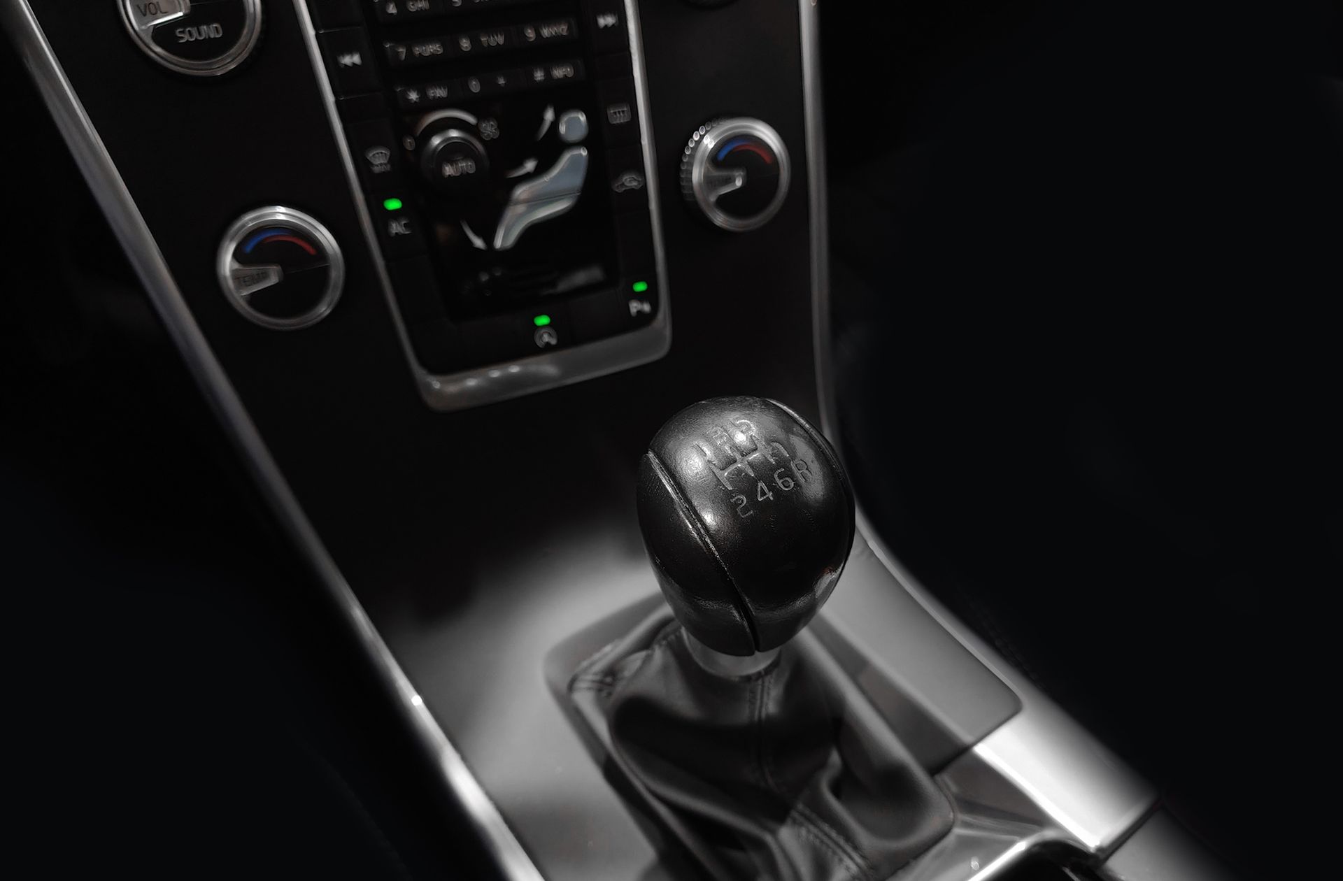 Volvo XC60 D3 Kinetic - foto 5