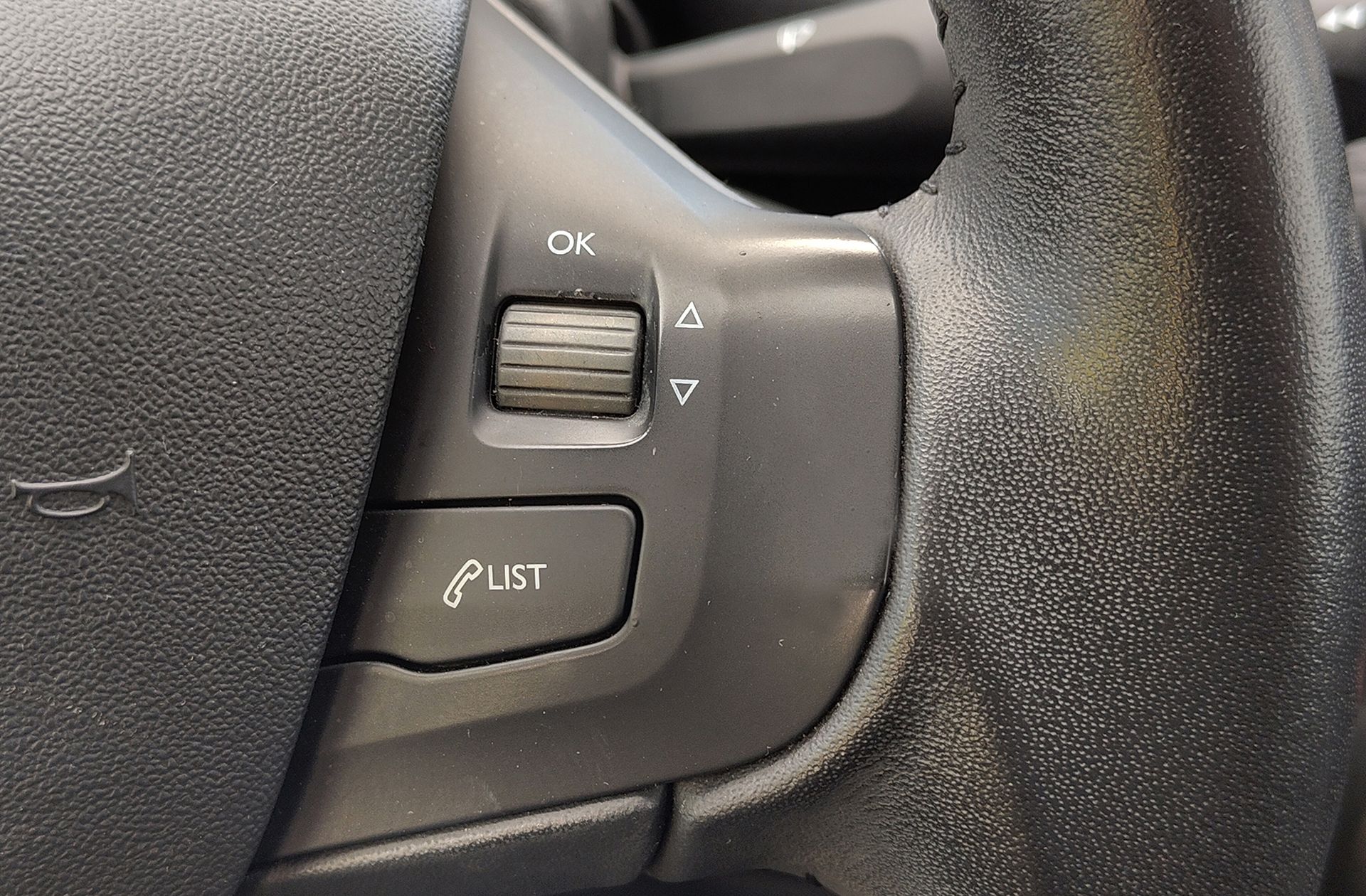 Peugeot 208 Style BlueHDi - foto 32