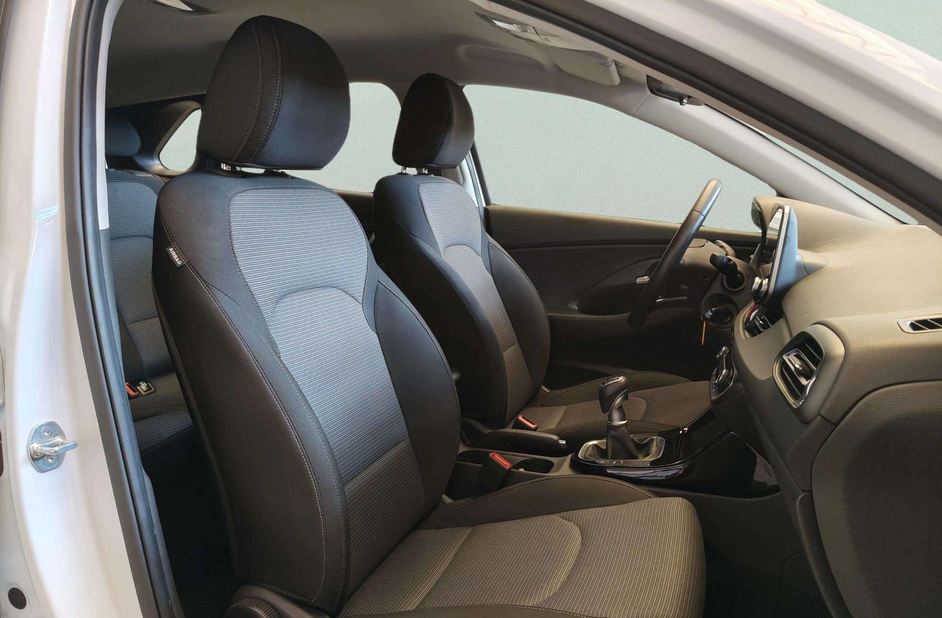 Hyundai i30 1.5 DPI Klass - foto 18