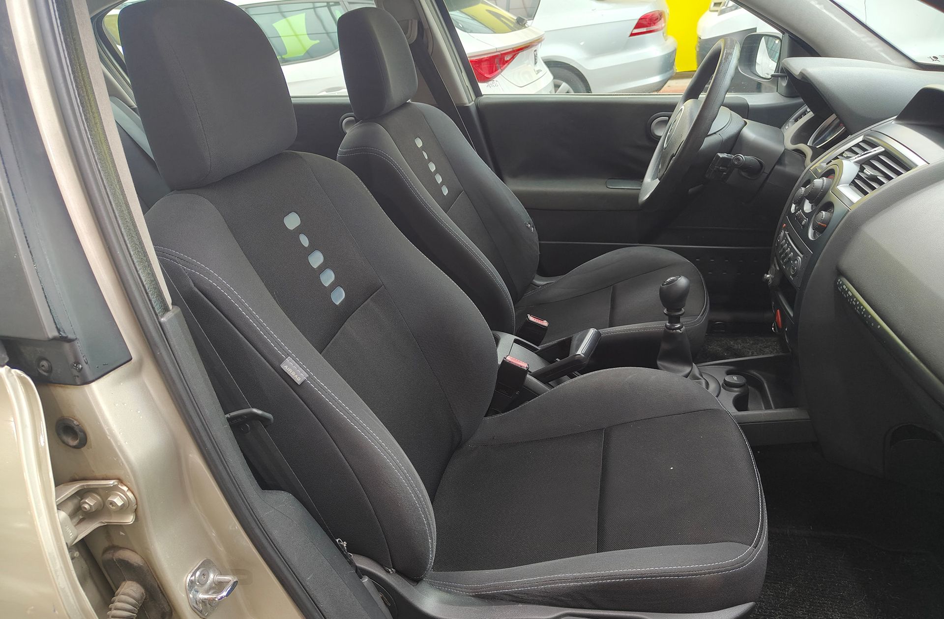 Renault Mégane Sedan Emotion dCi - foto 15
