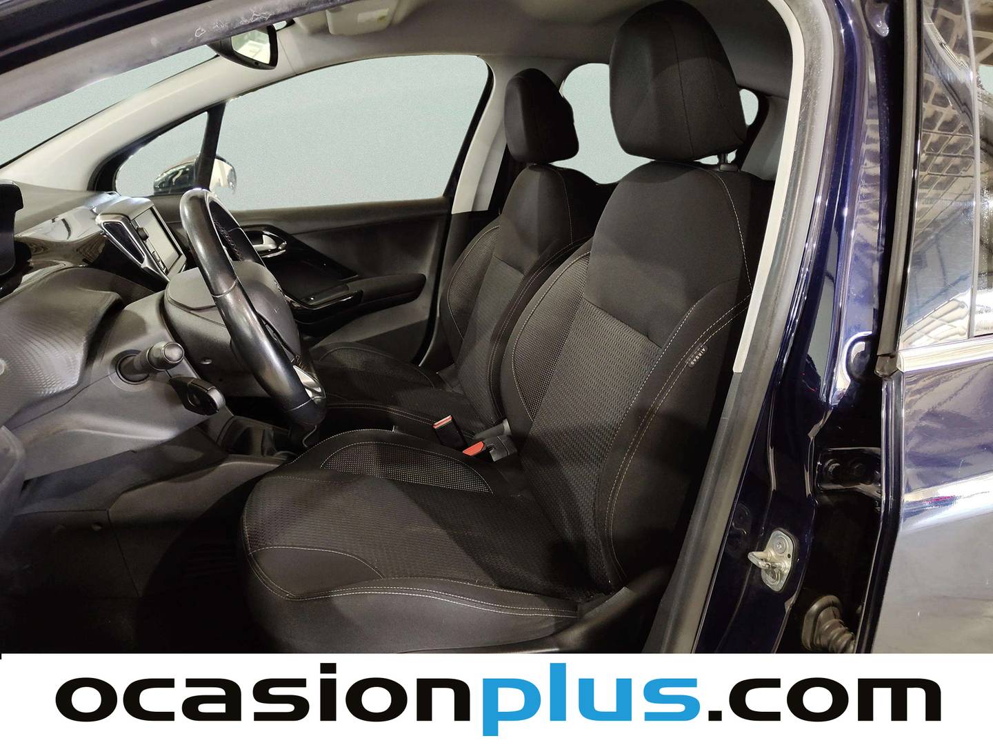 Foto asientos delanteros Peugeot 208 Peugeot 208 PureTech 82 Allure (82 CV)